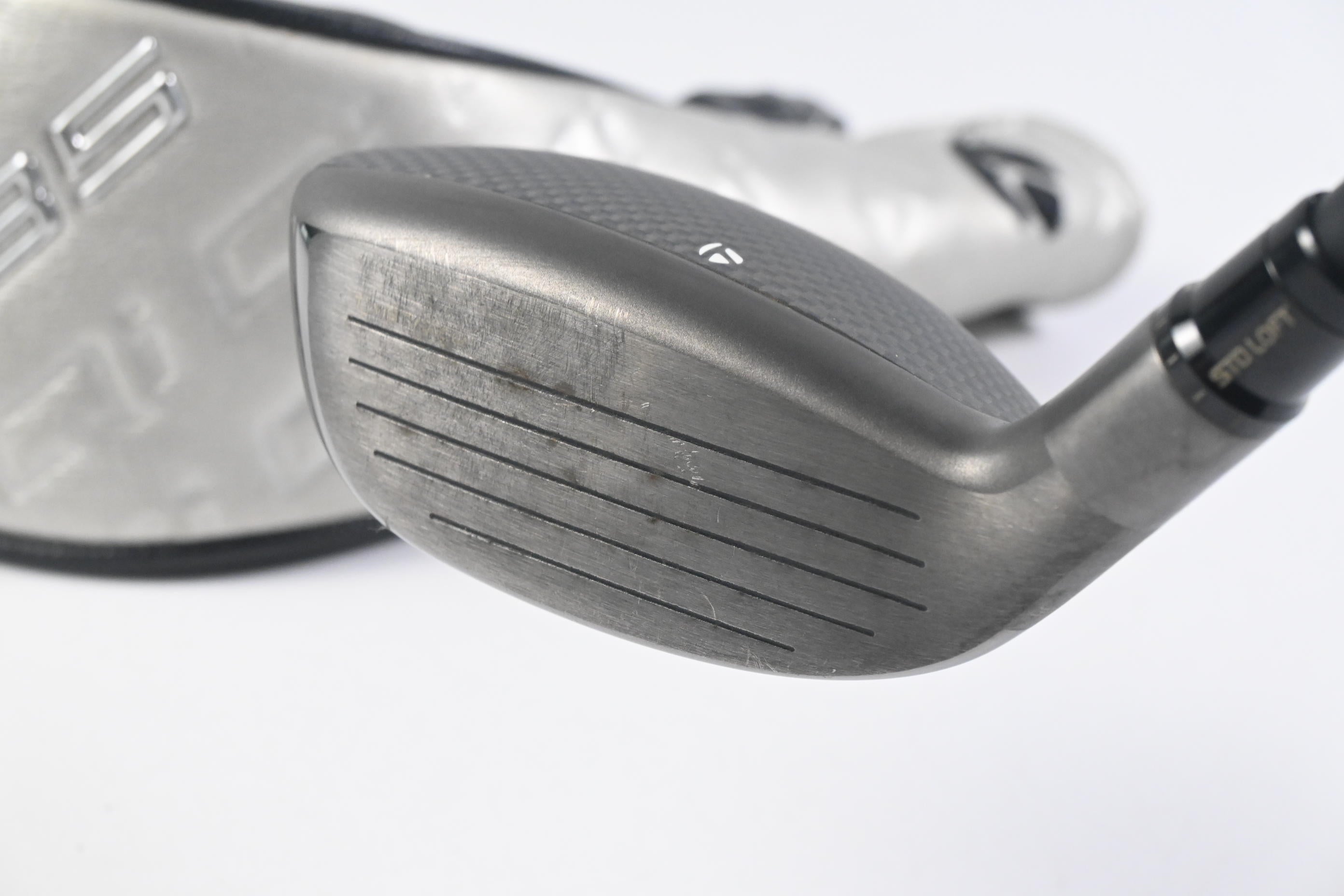 Taylormade Qi35 #4 Hybrid / 22 Degree / X-Flex Kai'li Dark Waves Blue 95 Shaft