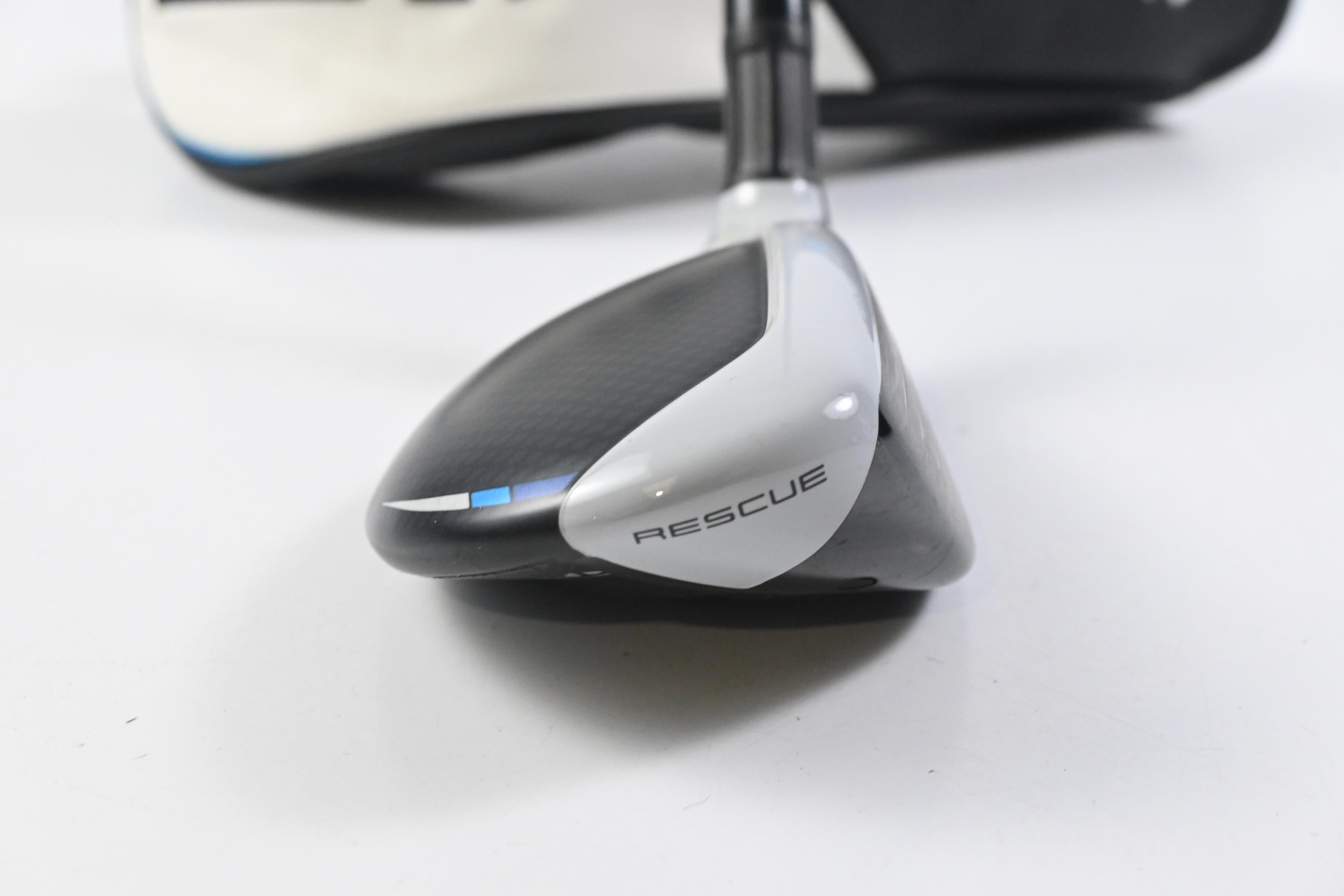 Taylormade SIM2 Max #4 Hybrid / 22 Degree / Stiff Flex Ventus Blue 7 Shaft