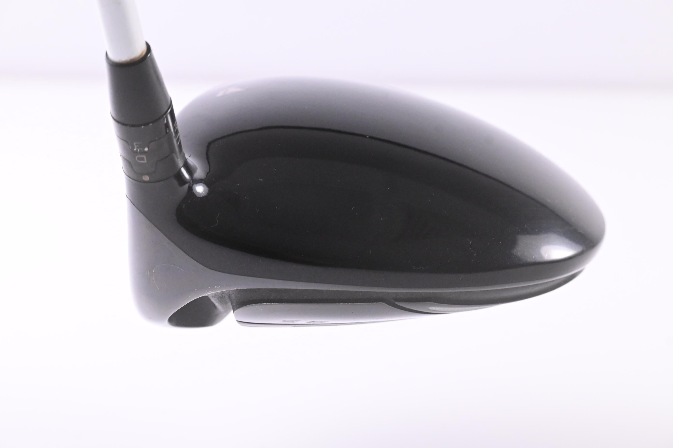 Titleist 915 D2 Driver / 9.5 Degree / Stiff Flex Aldila Rogue 95 MSI Black 70