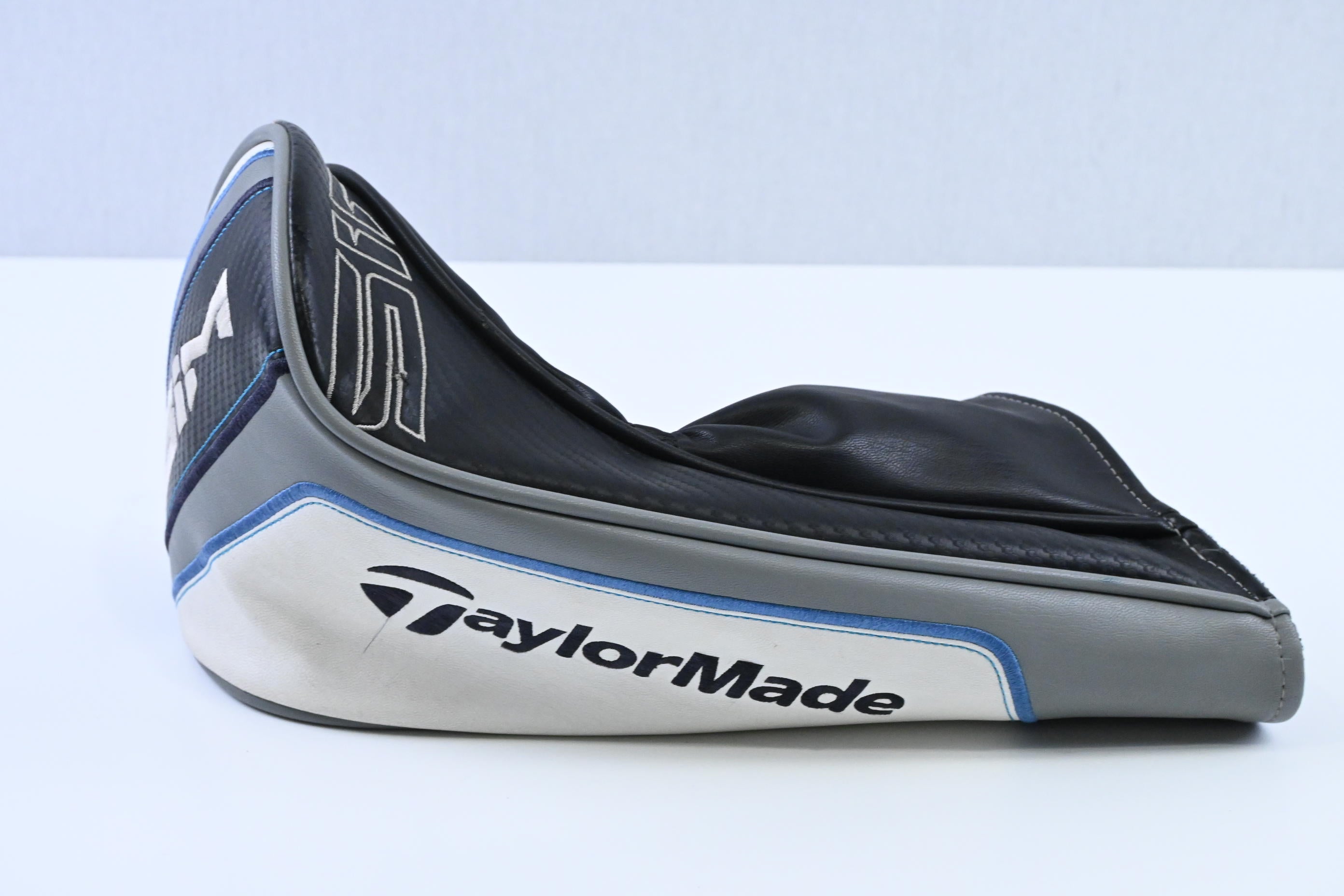Taylormade SIM Driver / 10.5 Degree / Stiff Flex HZRDUS Smoke Black 60 Shaft