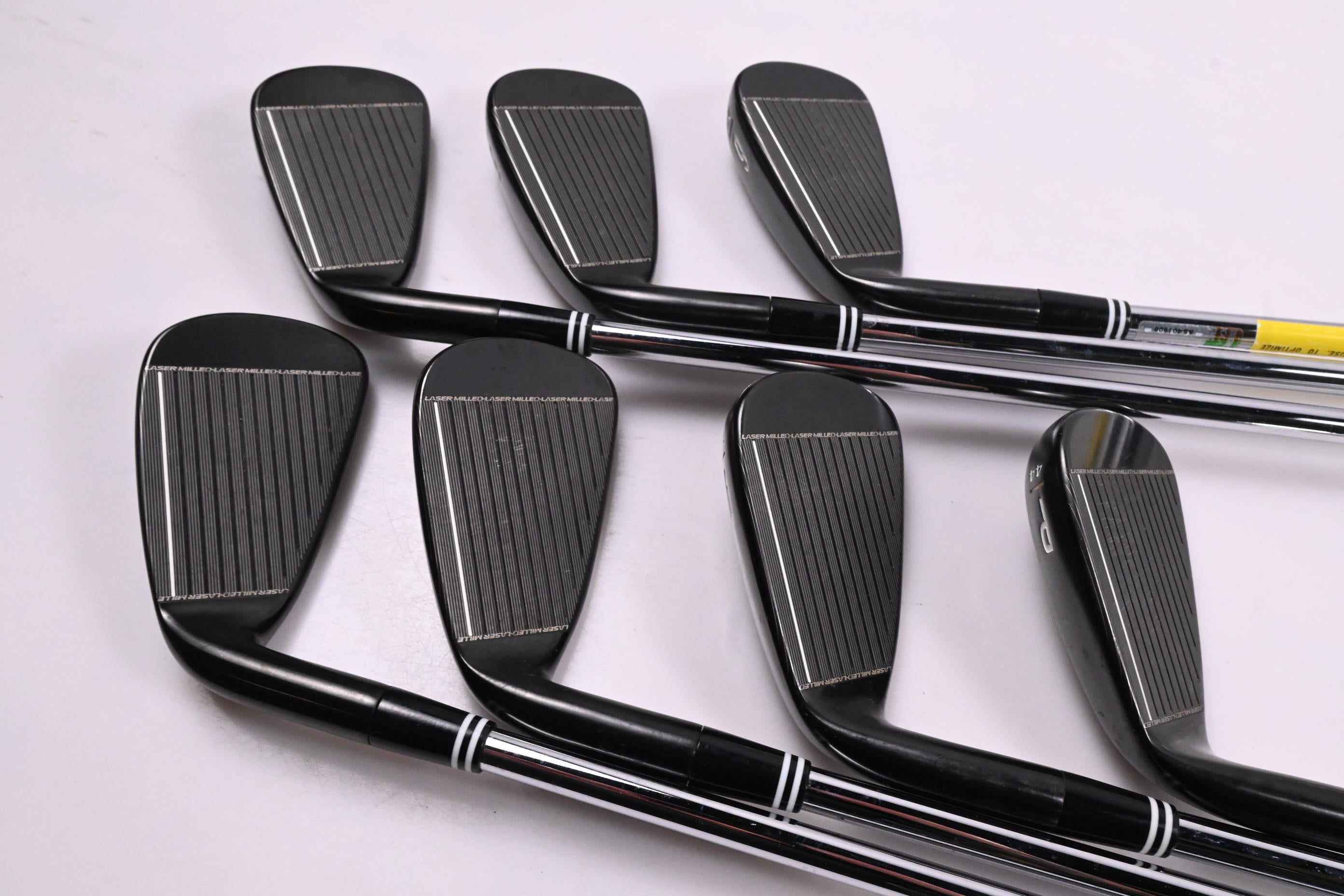 Cleveland CG16 Black Pearl Irons / 4-PW / Regular Flex Traction 85 Shafts