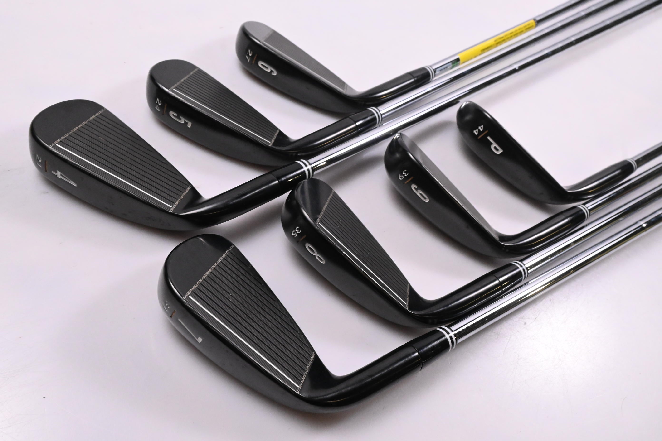 Cleveland CG16 Black Pearl Irons / 4-PW / Regular Flex Traction 85 Shafts