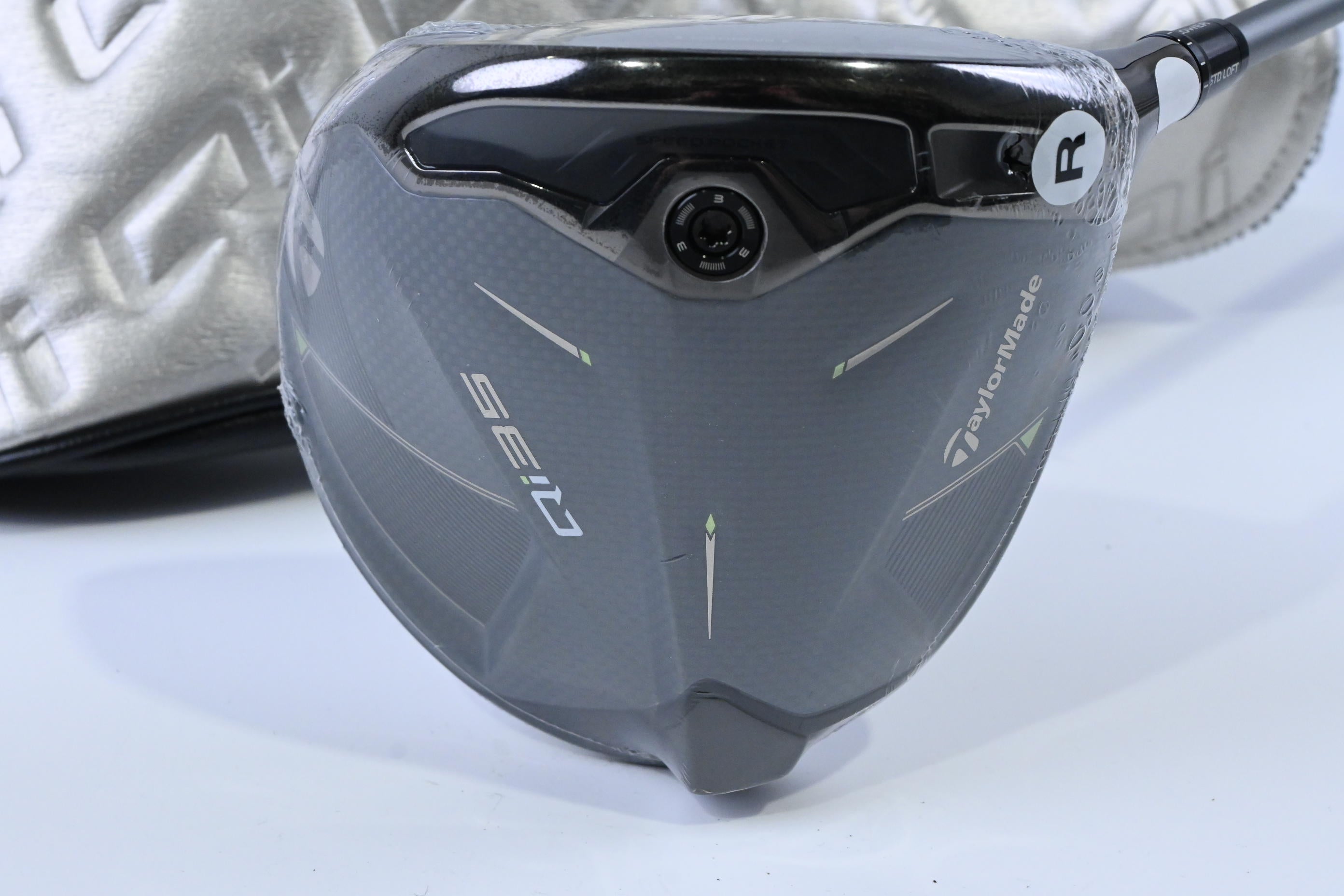 Taylormade Qi35 Driver / 10.5 Degree / Regular Flex Fujikura Air Speeder 50