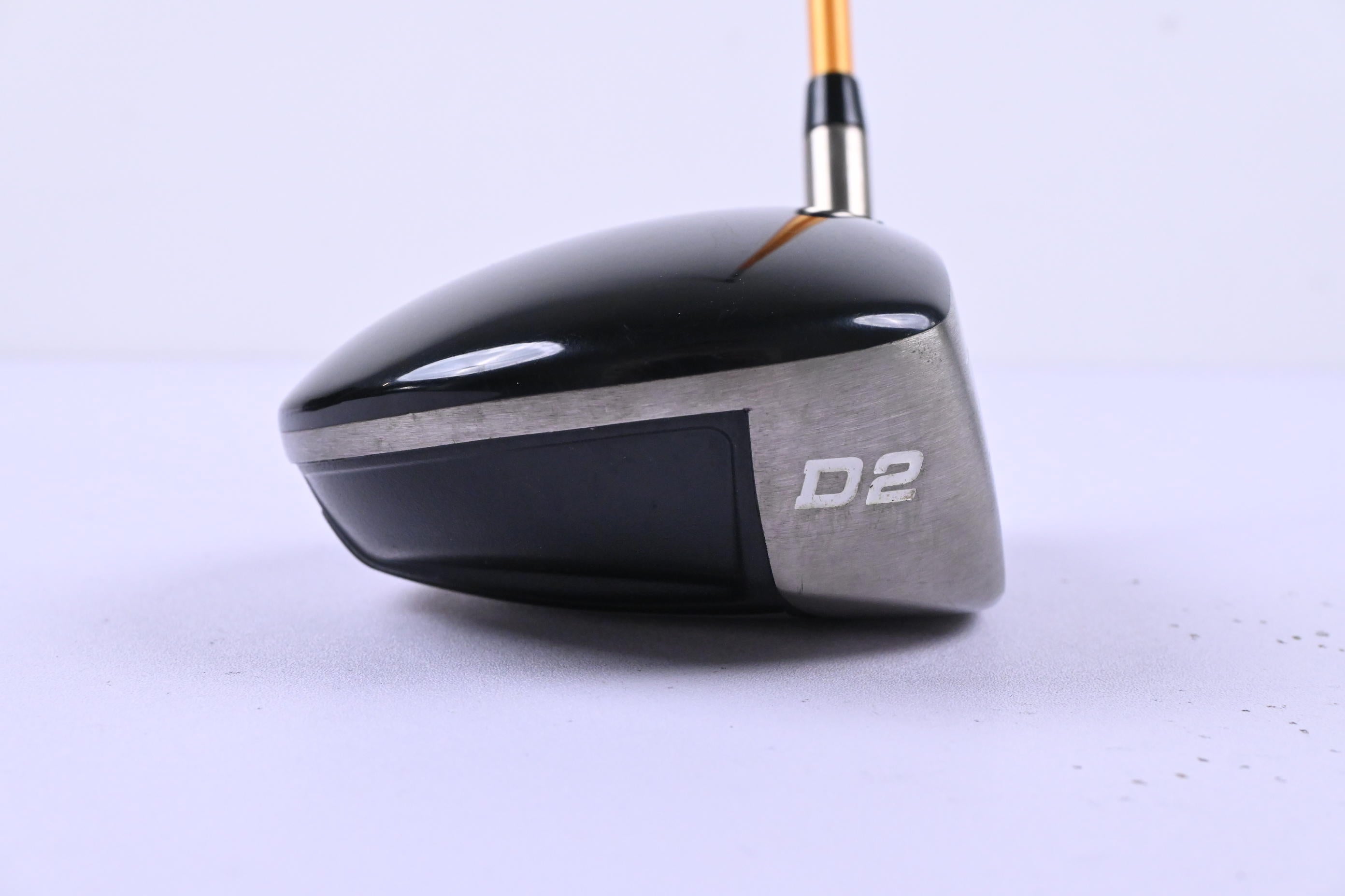 Titleist 907 D2 Driver / 10.5 Degree / Stiff Flex UST ProForce V2 76 Shaft