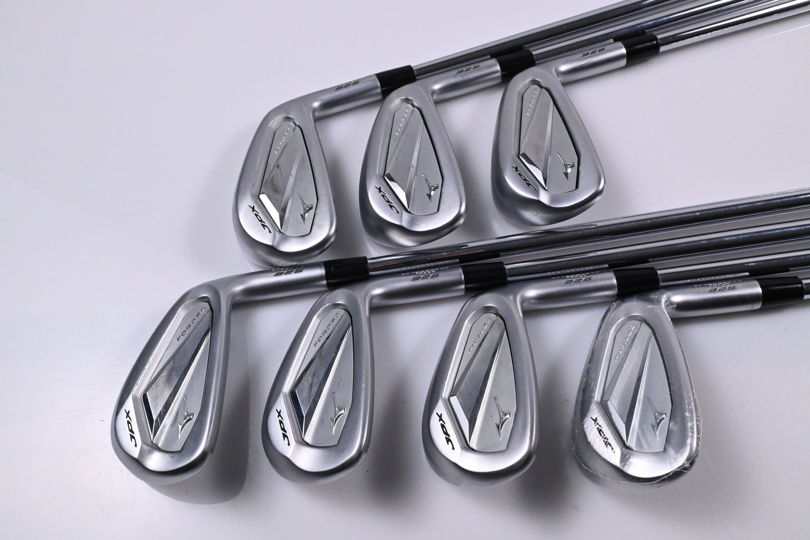 Mizuno JPX 925 Forged Irons / 4-PW / Stiff Flex N.S.PRO Modus 3 Tour 120 Shafts
