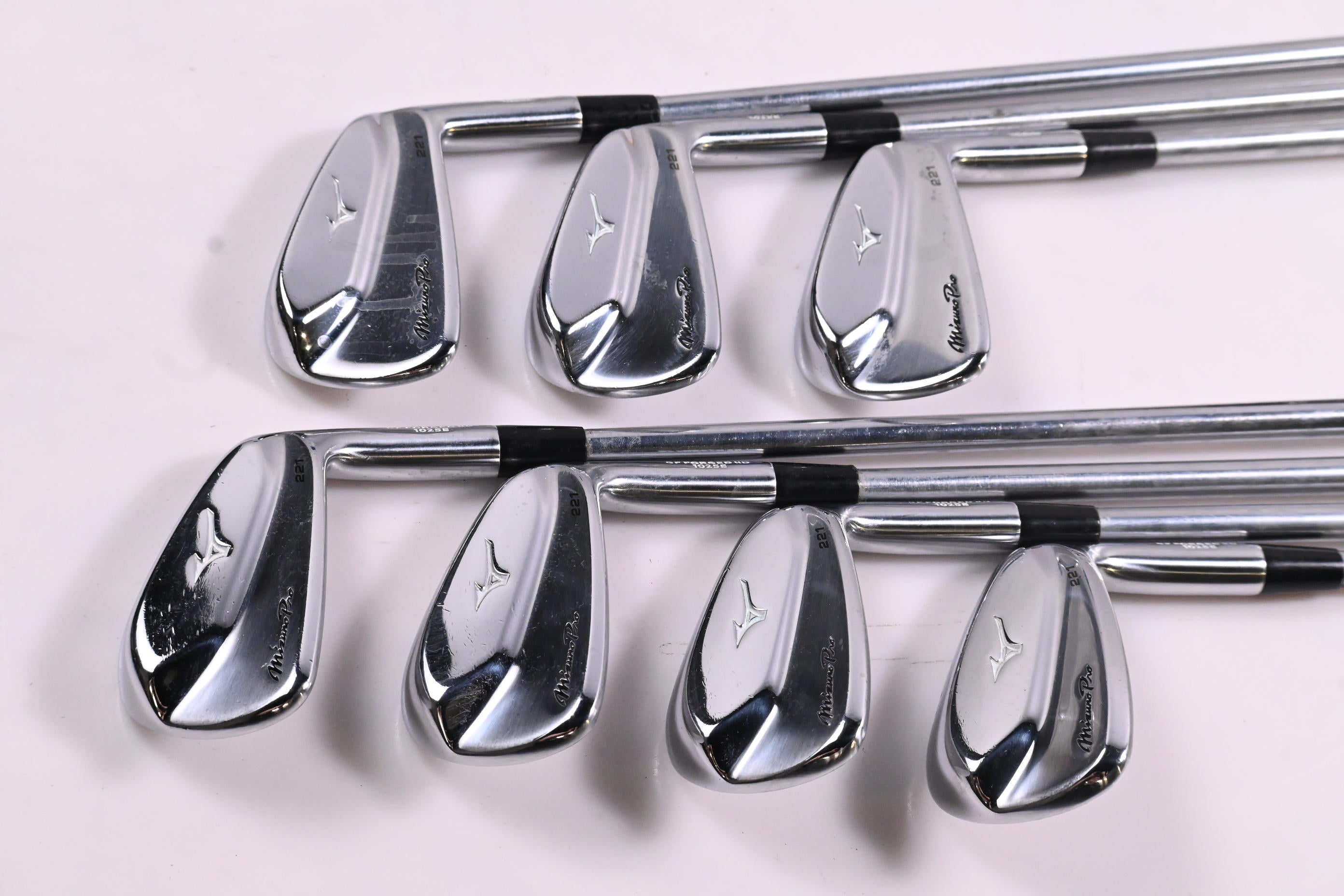 Mizuno Pro 221 Irons / 4-PW / X-Flex Project X L5 125 Shafts