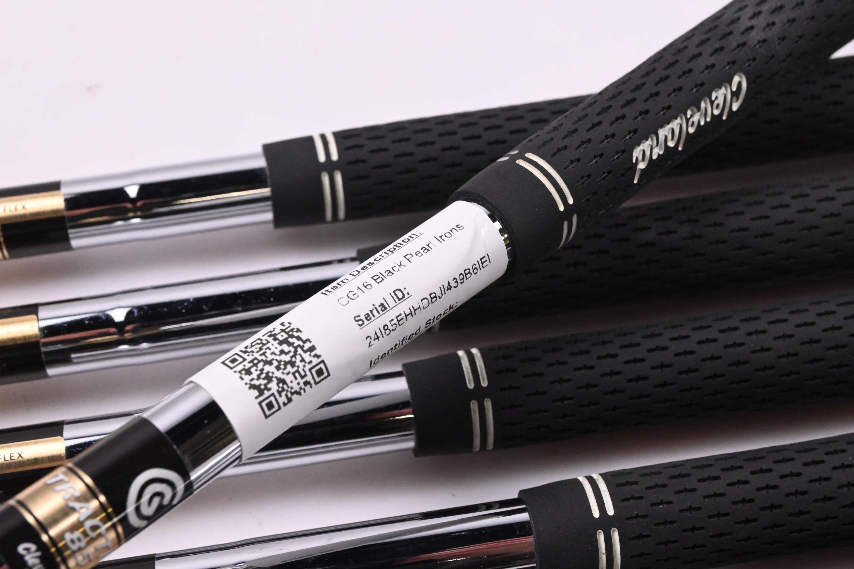 Cleveland CG16 Black Pearl Irons / 4-PW / Regular Flex Traction 85 Shafts