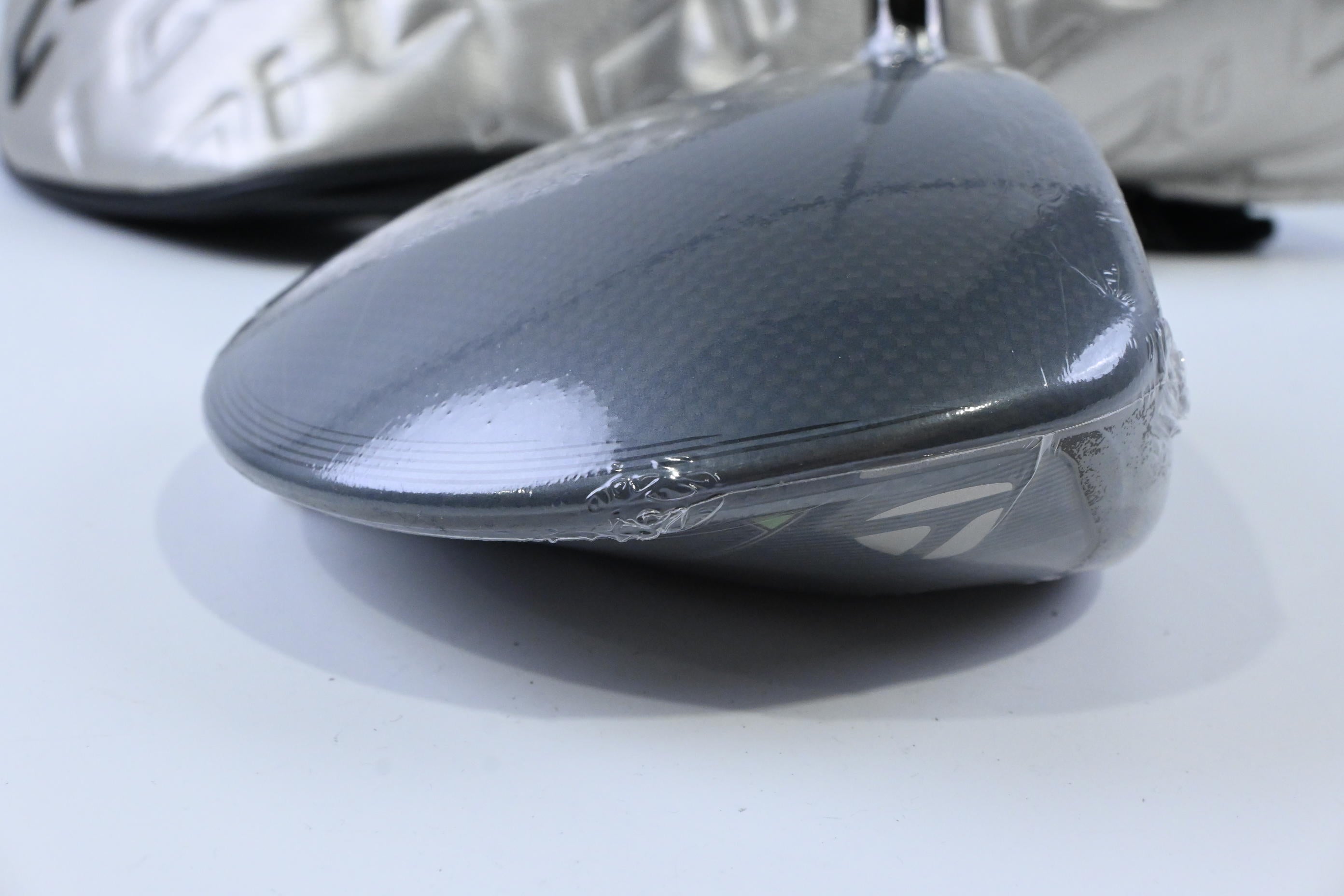 Taylormade Qi35 Driver / 10.5 Degree / Regular Flex Fujikura Air Speeder 50