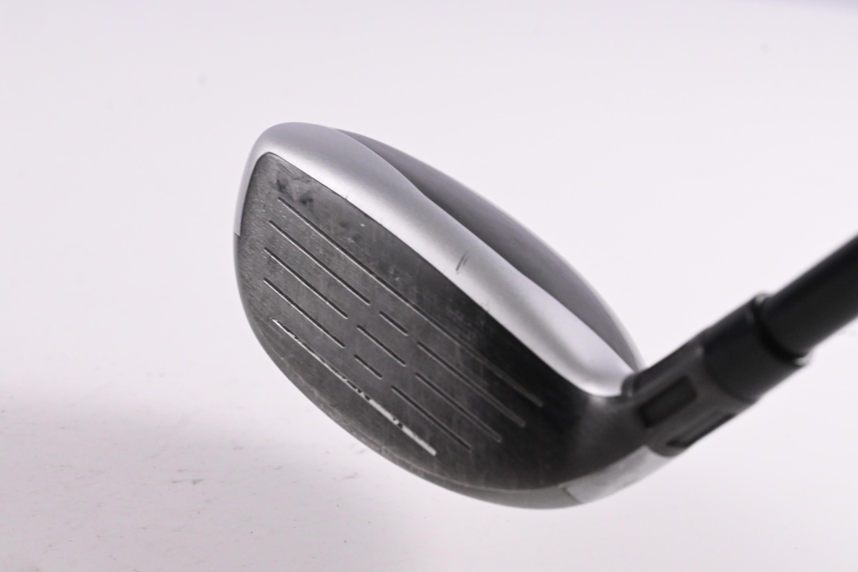 Taylormade M4 #4 Hybrid / 22 Degree / Regular Flex Fujikura Atmos Red 6 Shaft