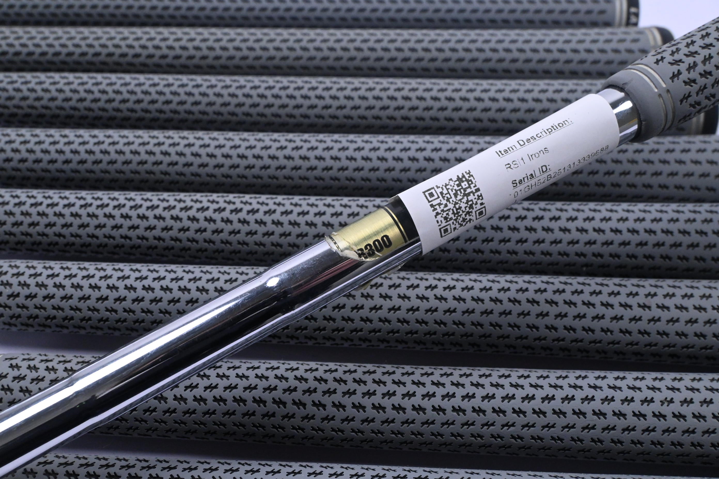 Taylormade RSi1 Irons / 4-PW+GW+SW / Regular Flex Dynamic Gold R300 Shafts