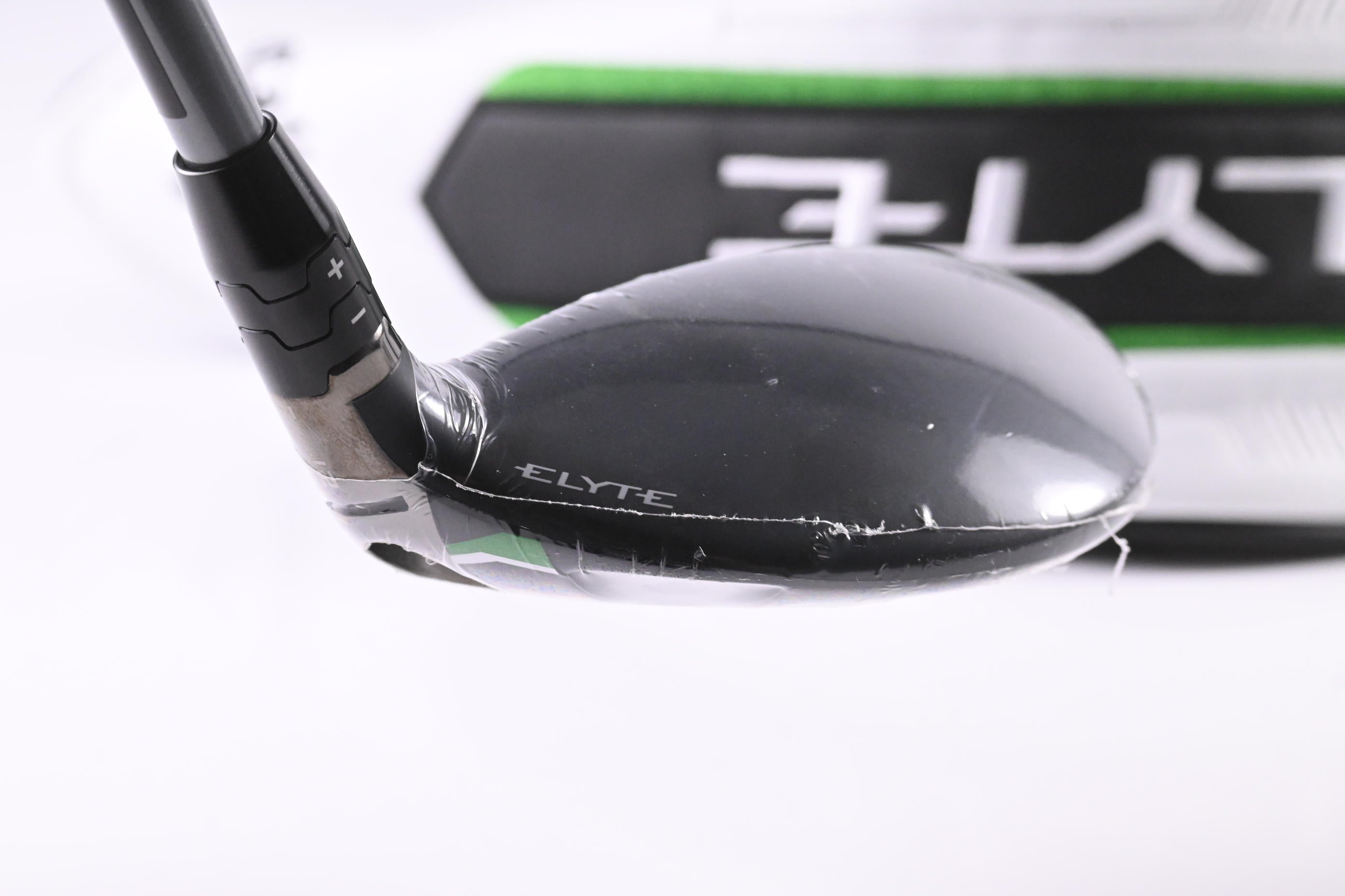 Callaway Elyte X #4 Hybrid / 21 Degree / Regular Flex Denali Charcoal 60 Shaft