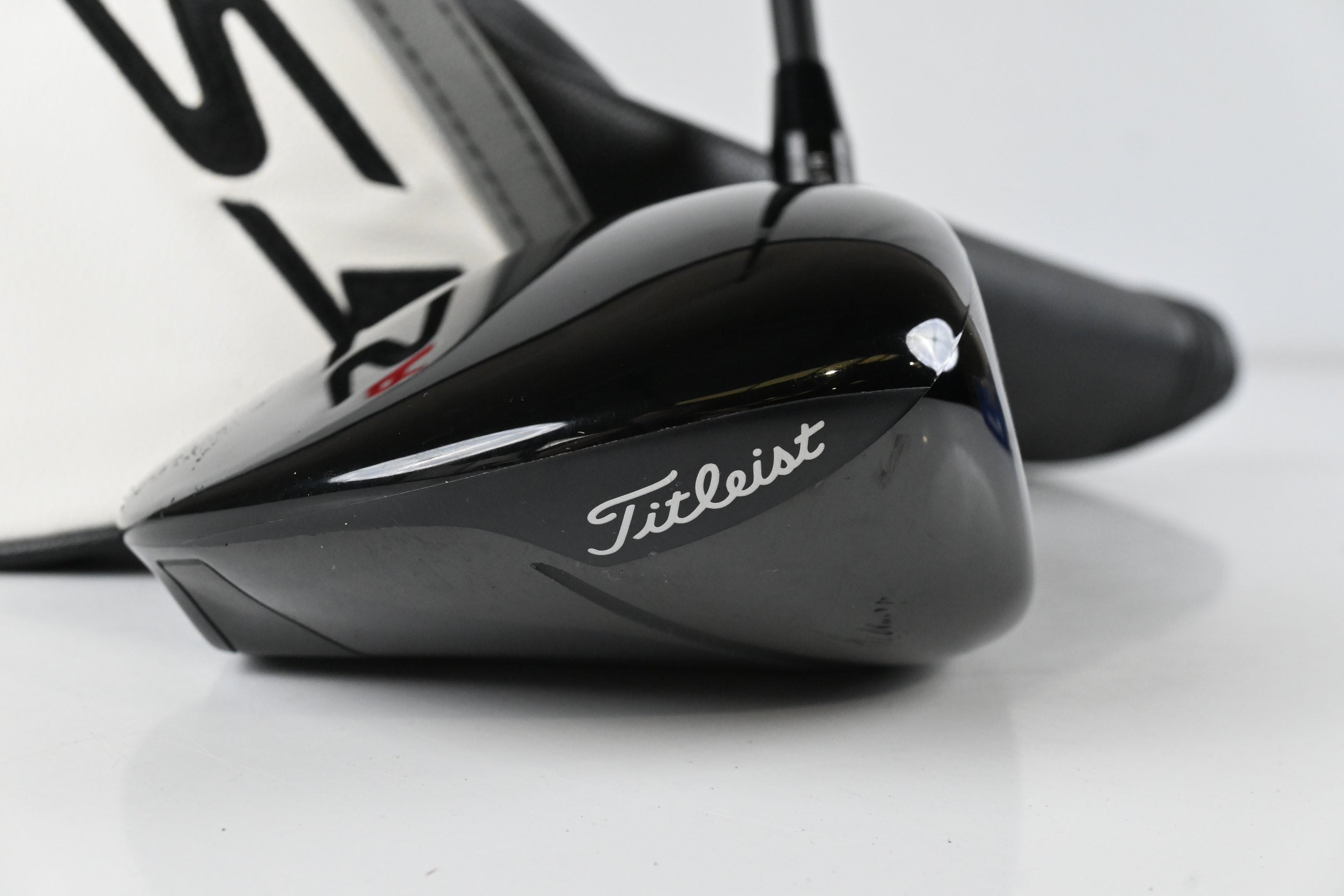 Titleist TSR2 Driver / 10 Degree / Senior Flex Hzrdus CB Red 50 Shaft