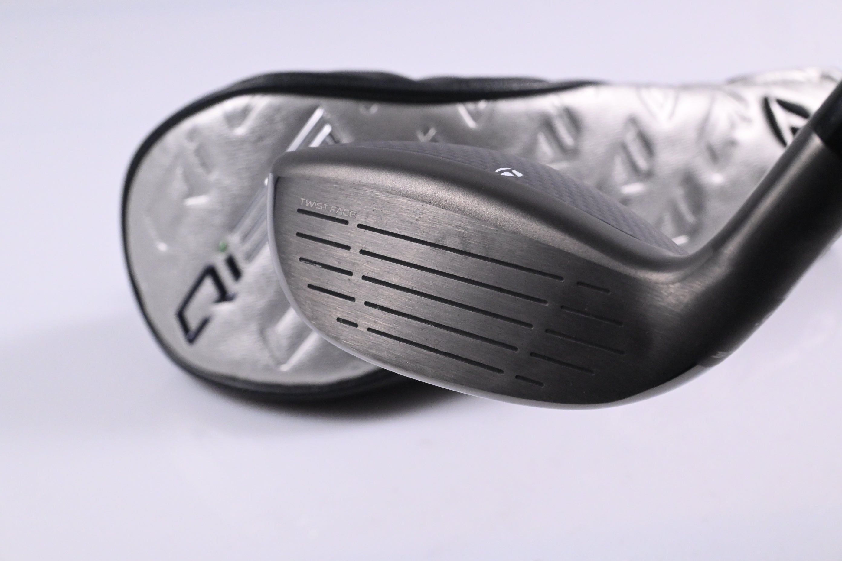 Taylormade Qi35 #3 Hybrid / 20 Degree / Regular Flex Fujikura Air Speeder 50