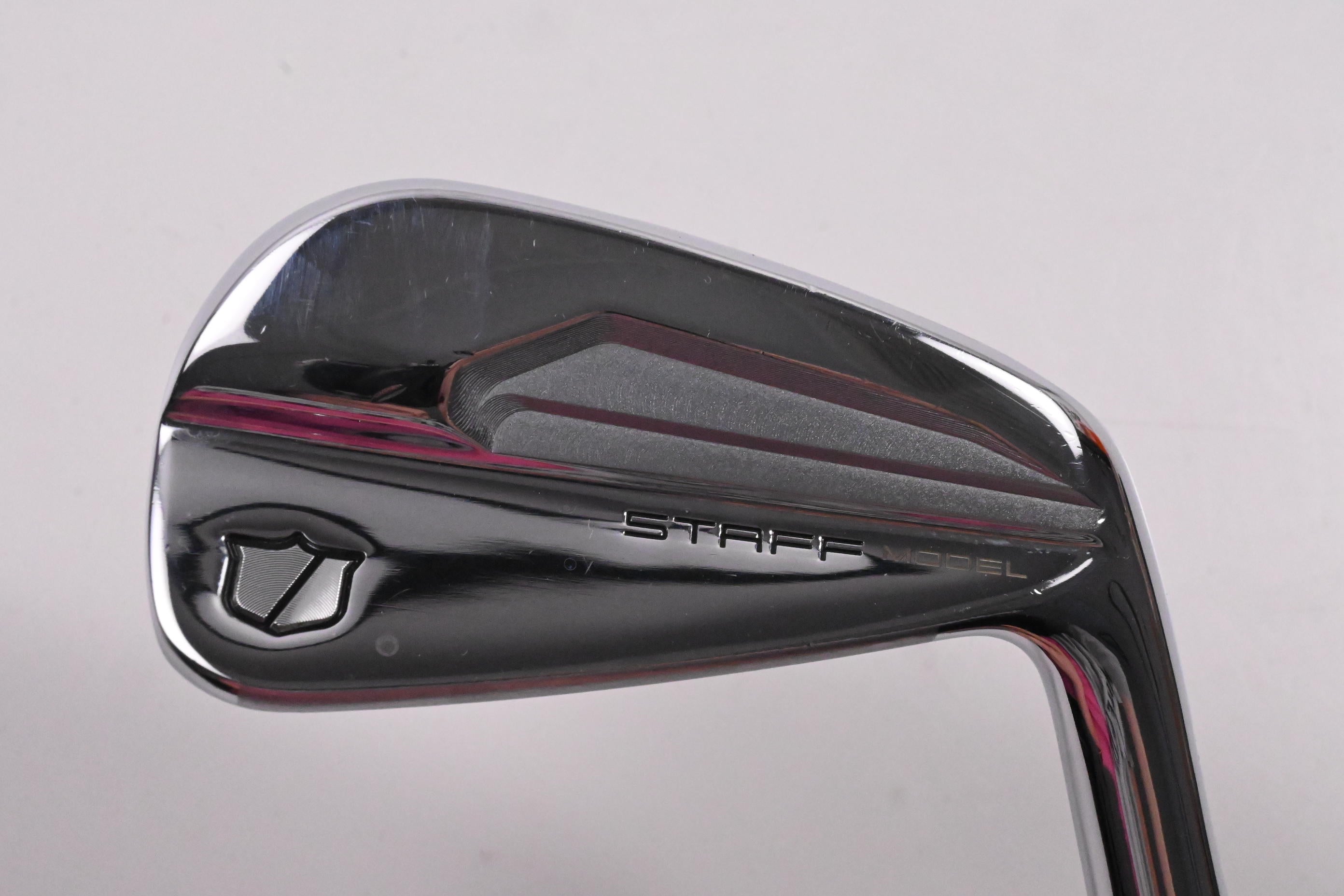 Wilson Staff Model Blade 2024 #7 Iron / Stiff Flex Dynamic Gold Mid 115 S300