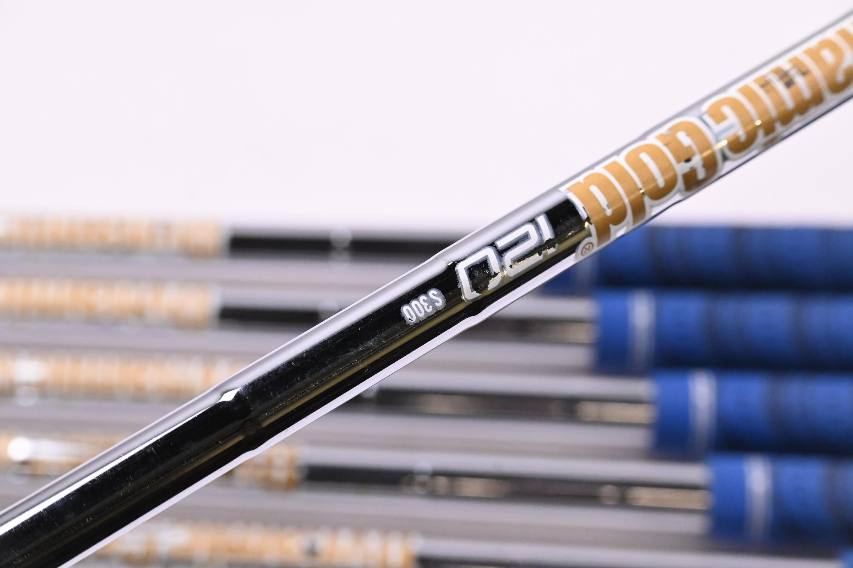 Mizuno Pro 223 Irons / 5-PW / Stiff Flex Dynamic Gold 120 S300 Shafts