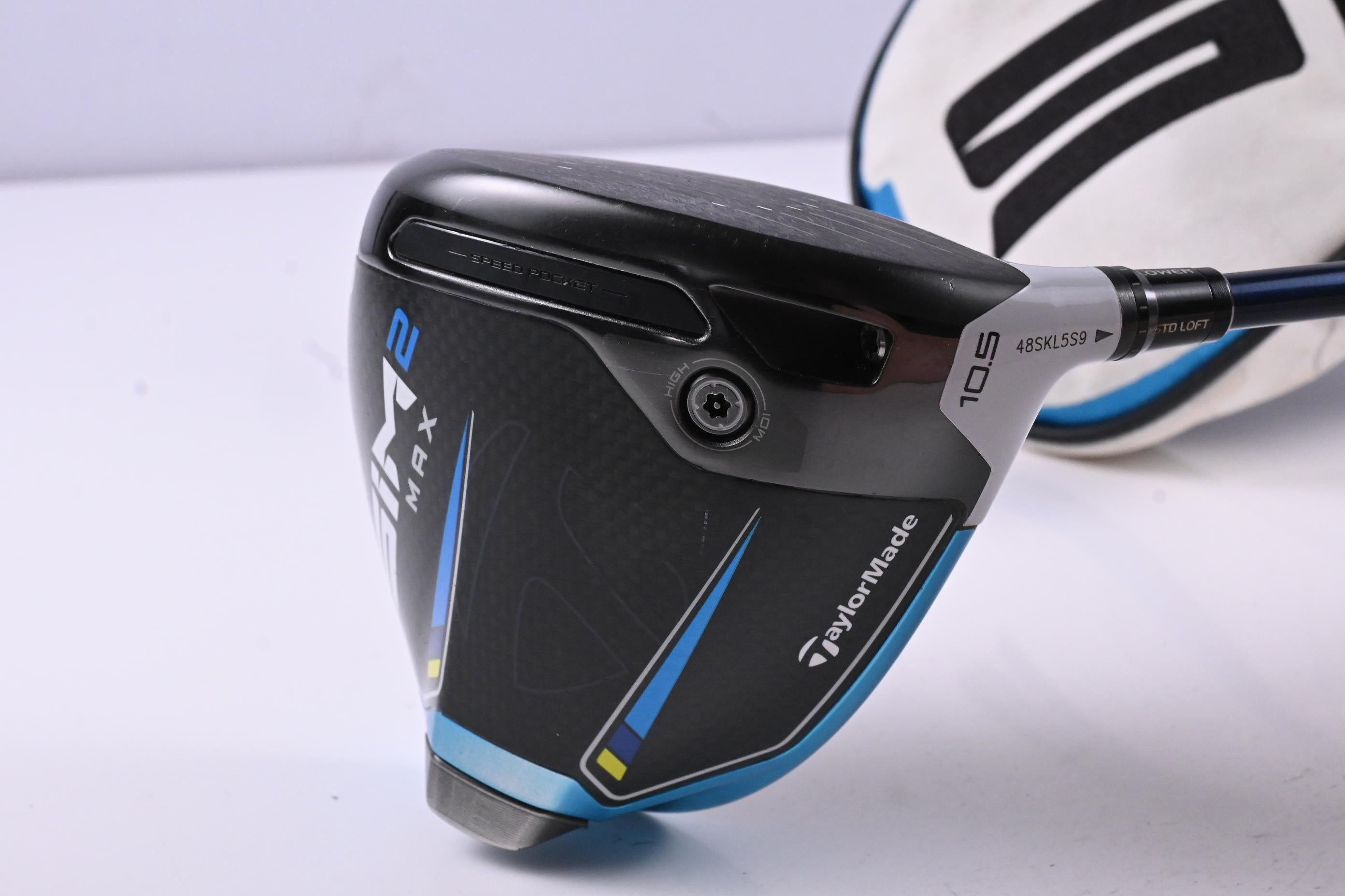 Taylormade SIM2 Max Driver / 10.5 Degree / Regular Flex Fujikura Ventus Blue 5
