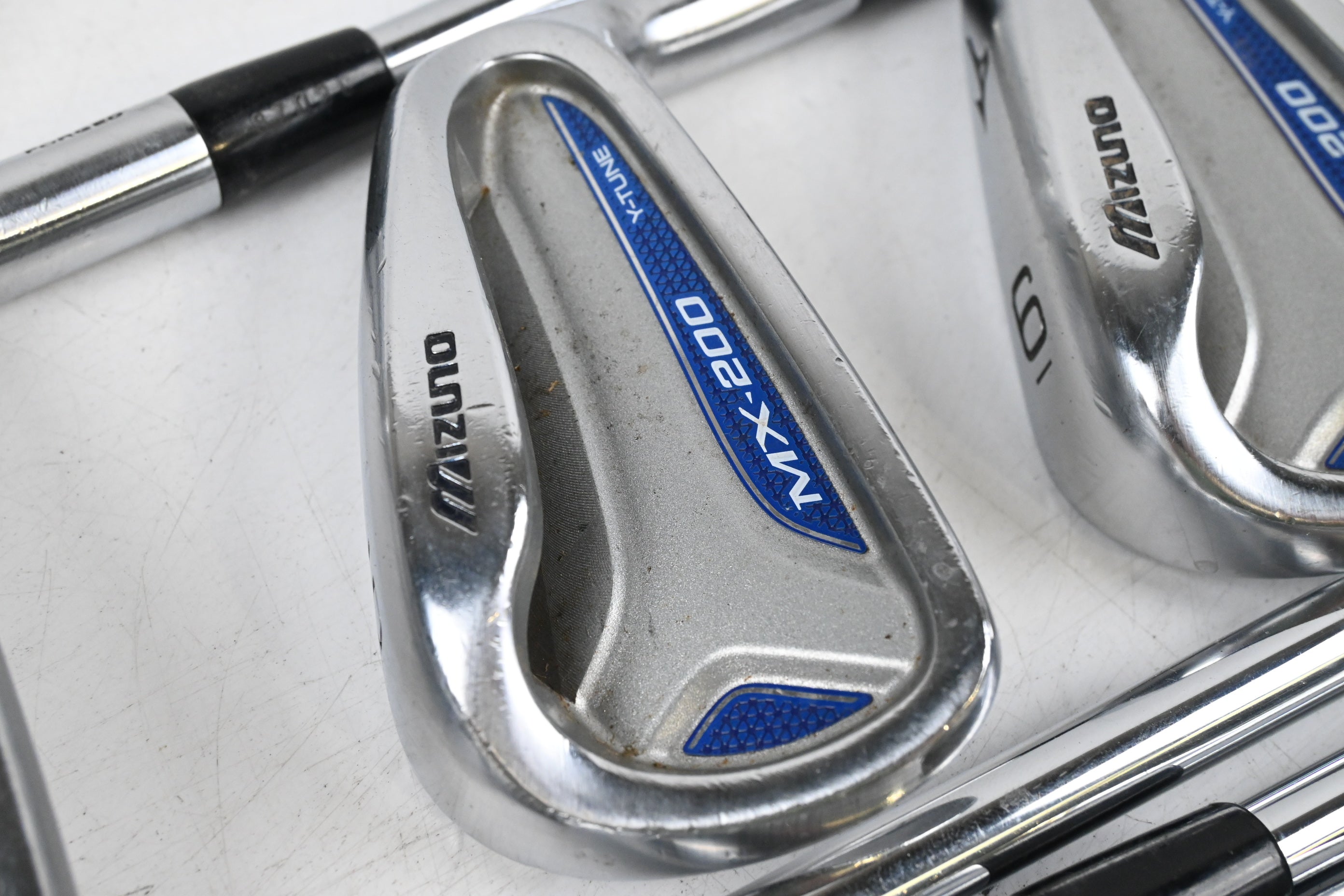 Mizuno MX-200 Irons / 4-PW / Stiff Flex Dynalite Gold XP Shafts