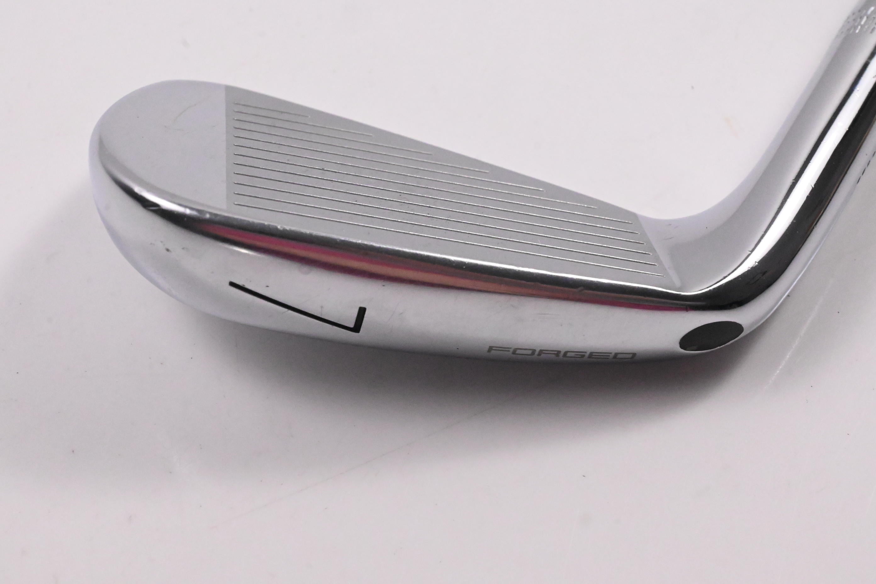 Wilson Staff Model Blade 2024 #7 Iron / Stiff Flex Dynamic Gold Mid 115 S300