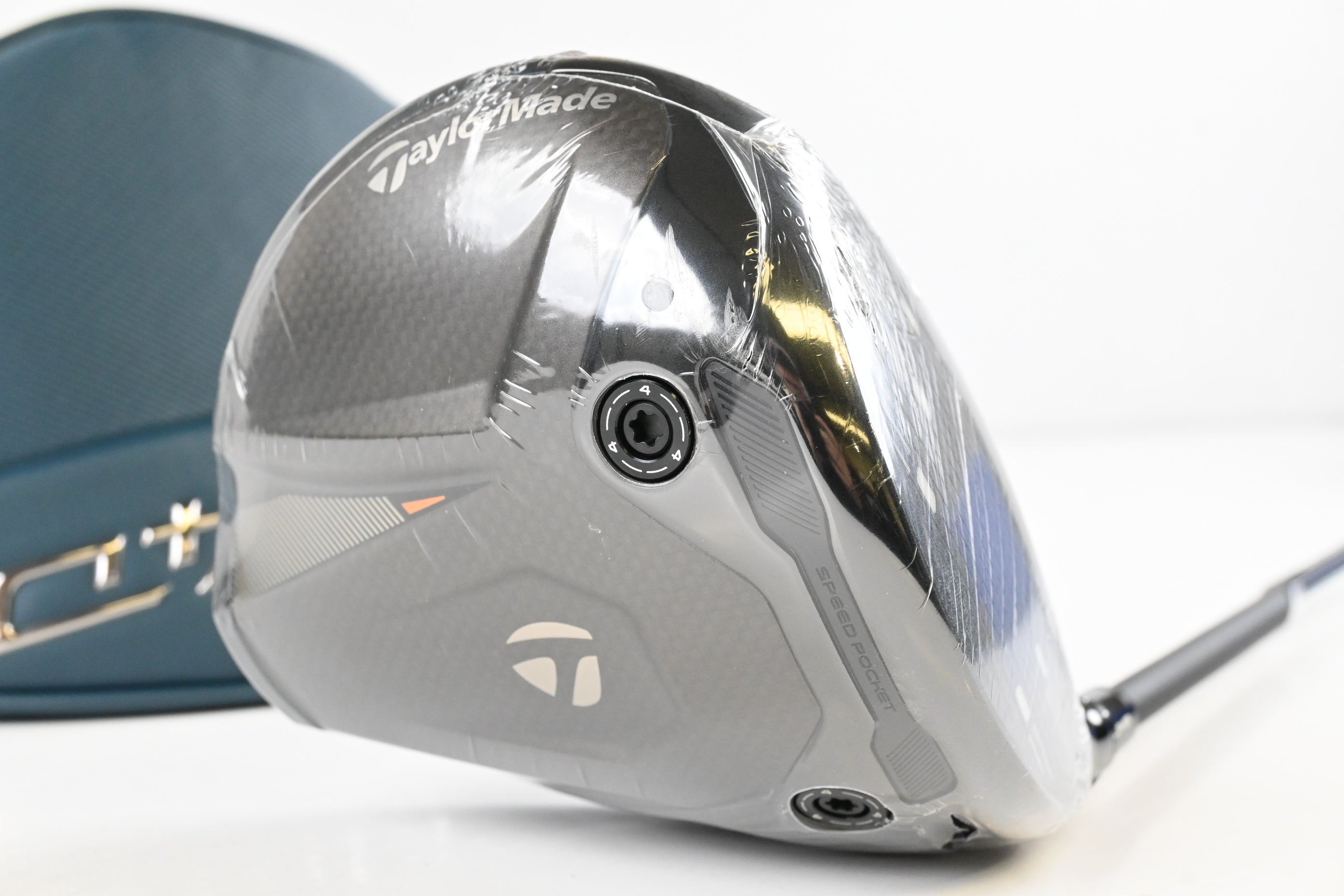 Taylormade Qi4D Driver / 9 Degree / Regular Flex REAX Red 50 Shaft