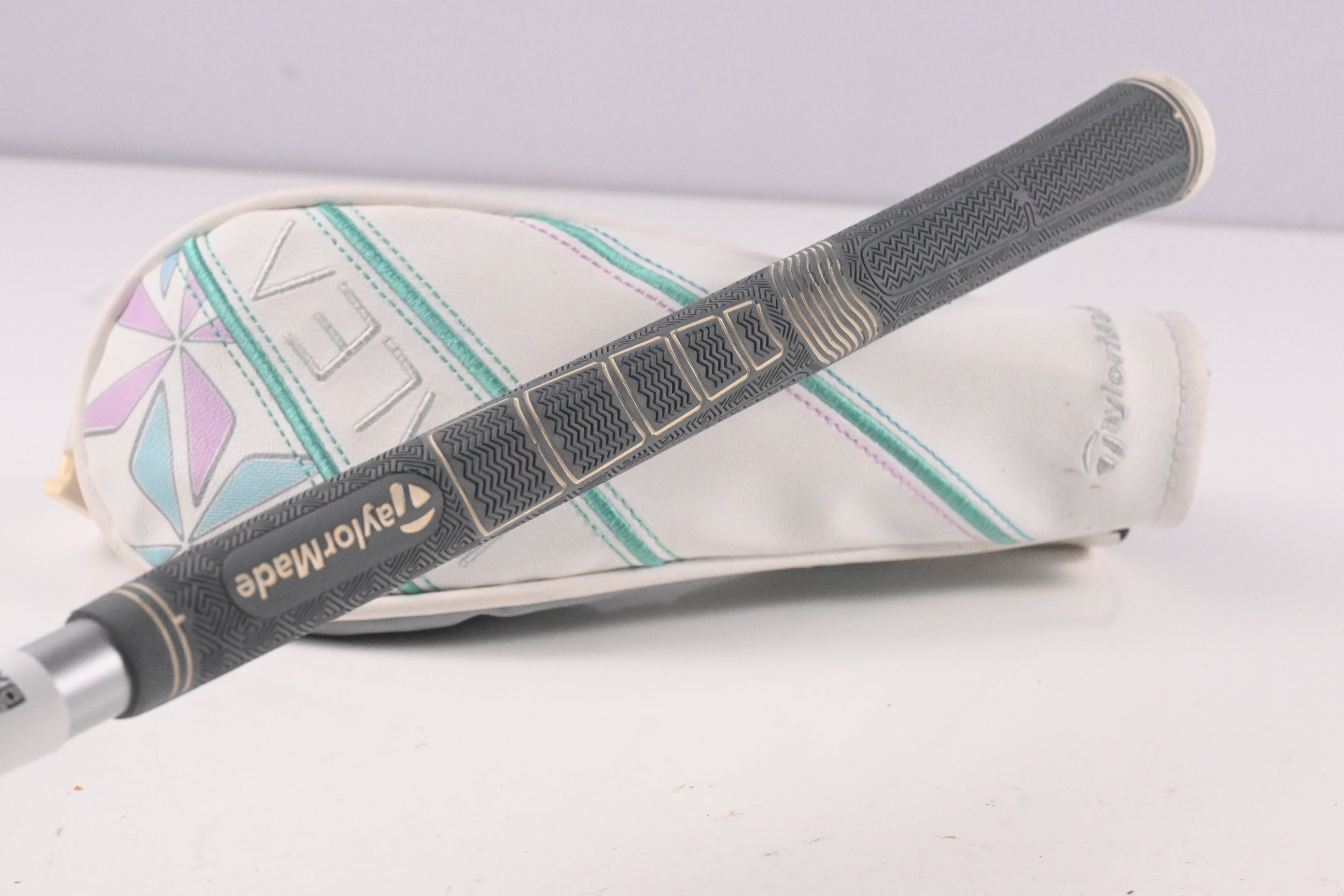 Ladies Taylormade Kalea 3 #5 Hybrid / 26 Degree / Ladies Flex Kalea 45 Shaft