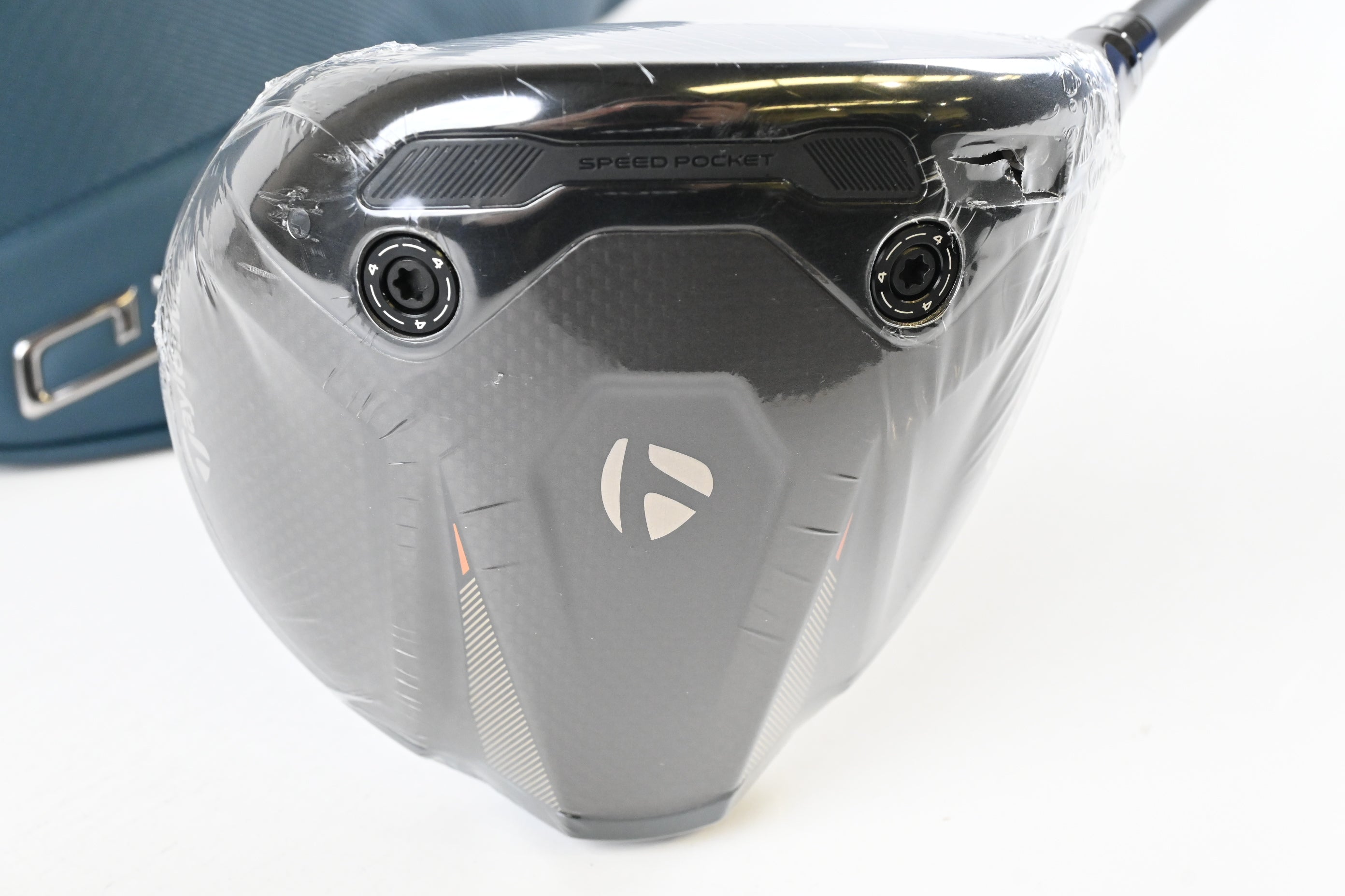 Taylormade Qi4D Driver / 9 Degree / Regular Flex REAX Red 50 Shaft