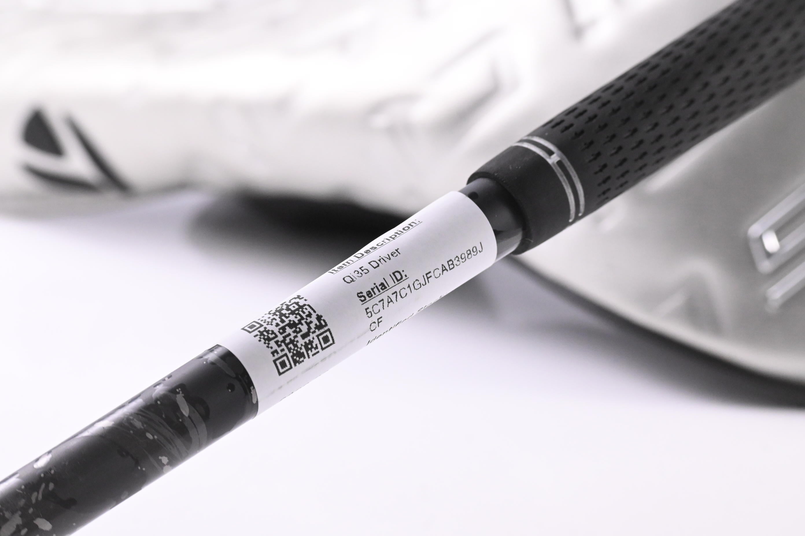 Taylormade Qi35 Driver / 10.5 Degree / X-Flex Kai`li Dark Waves White 60 Shaft