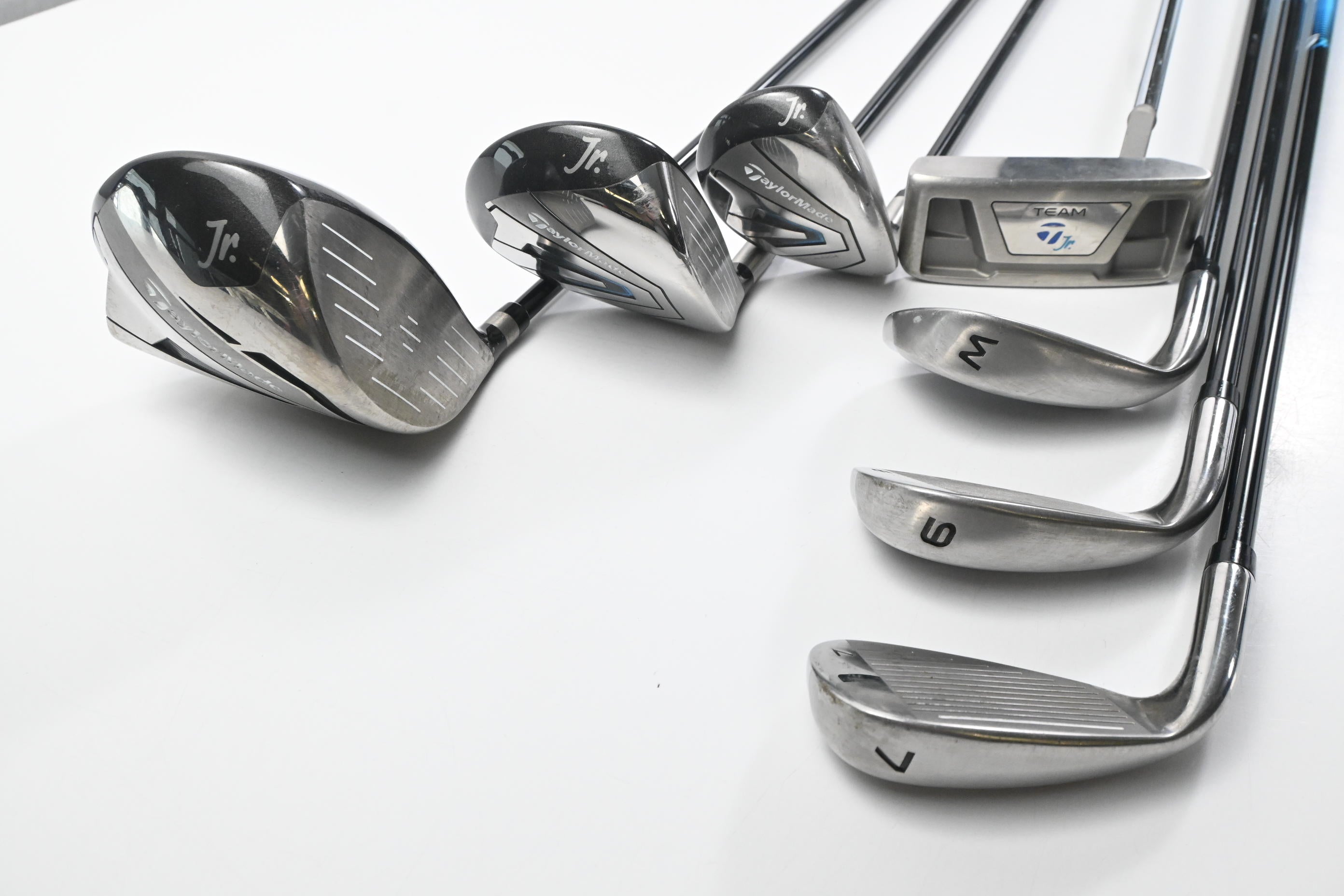 Junior Taylormade Package Set / Woods, Irons, Putter, Bag