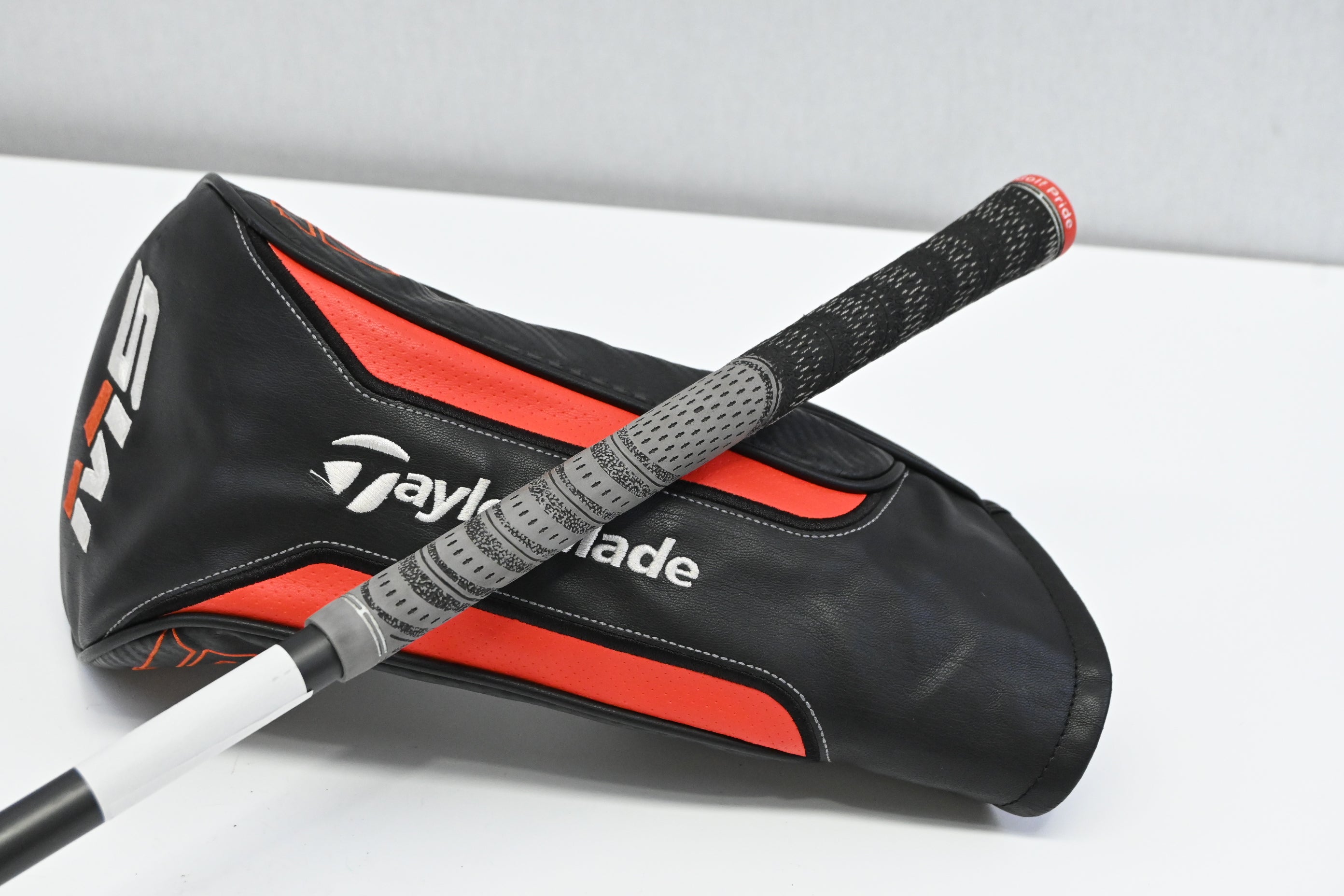 Taylormade M5 Driver / 9 Degree / X-Flex HZRDUS Smoke Black 70 Shaft