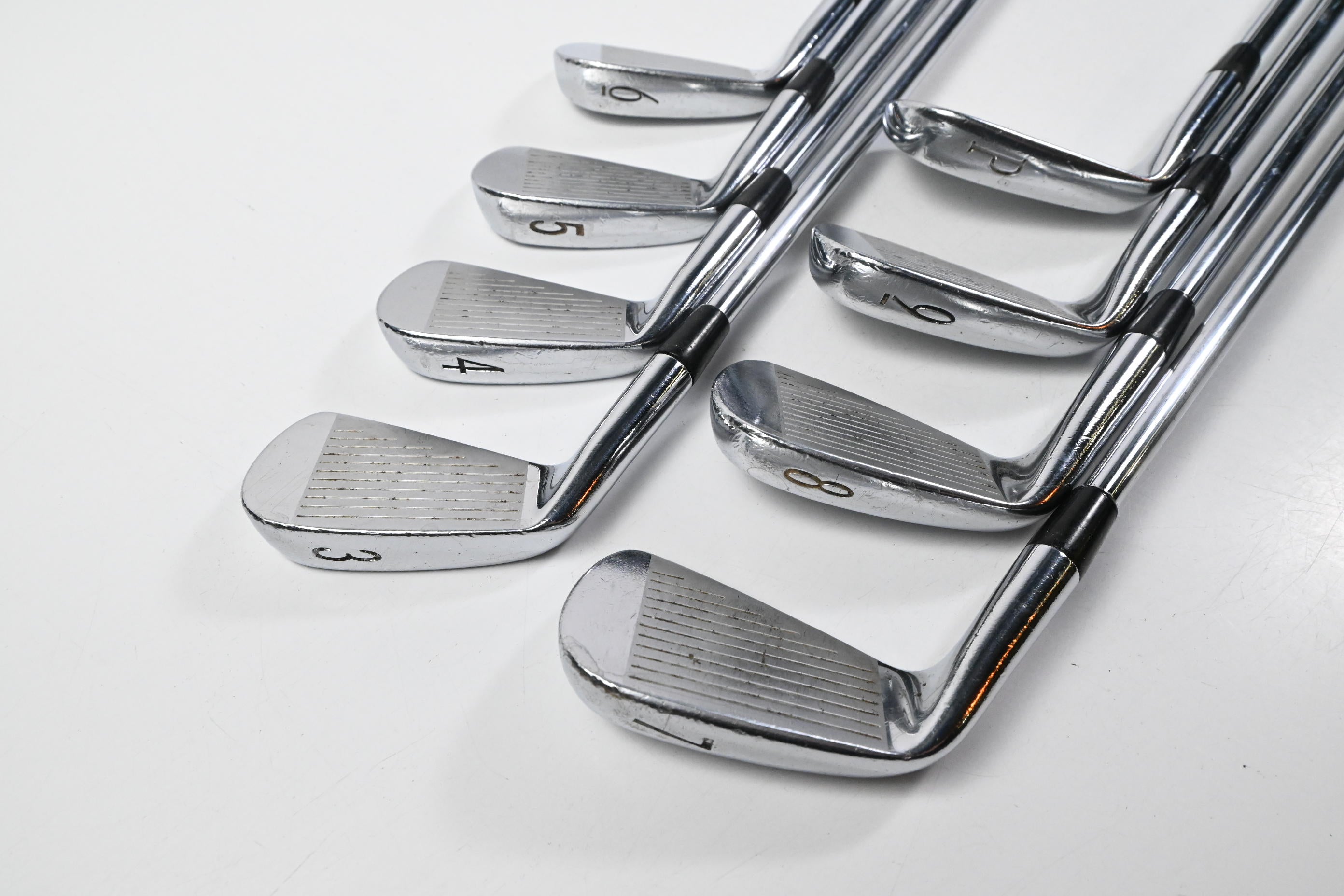 Titleist 695CB Irons / 3-PW / Regular Flex Dynamic Gold R300 Steel Shafts