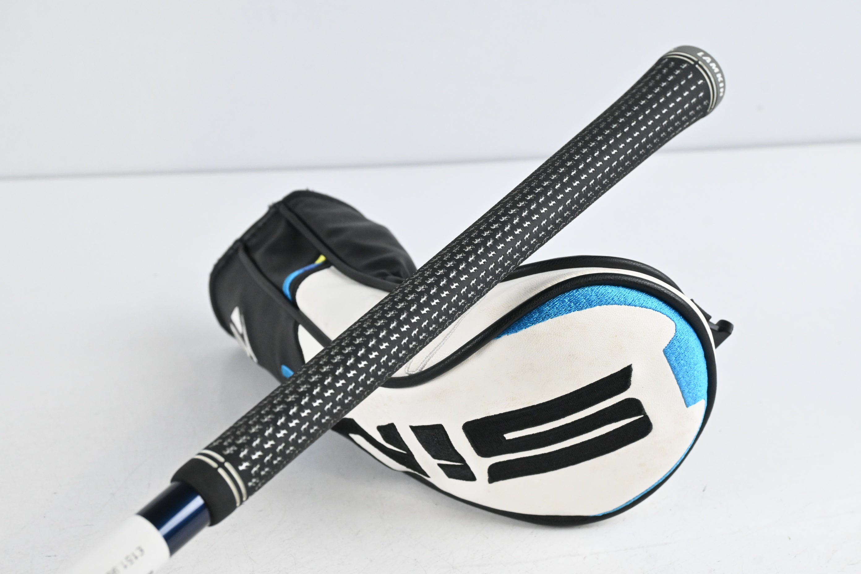 Left Hand Taylormade SIM2 Max #3 Wood / 15 Degree / Regular Flex Ventus Blue 5