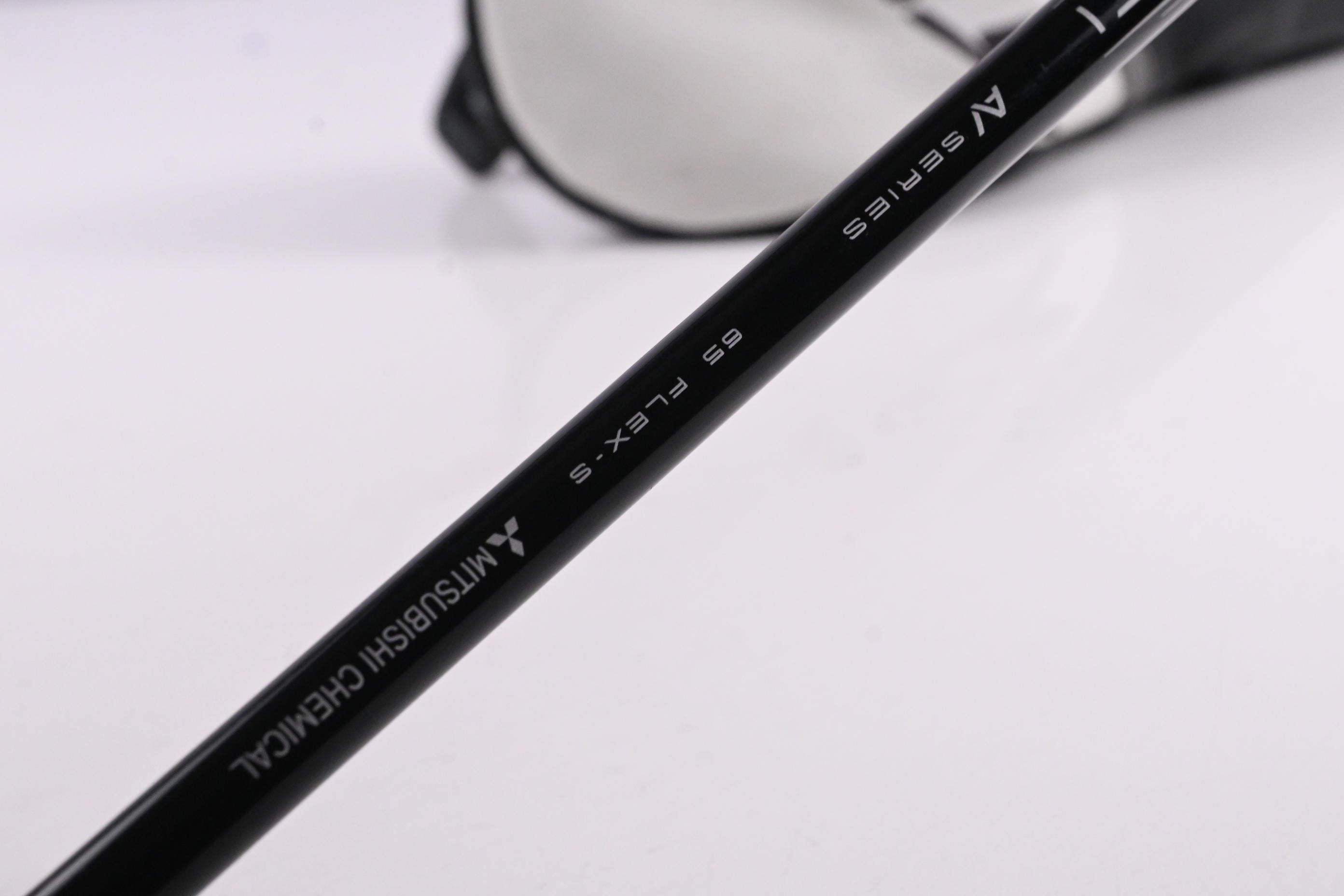 Titleist TSR2 #5 Wood / 18 Degree / Stiff Flex Tensei AV Blue 65 Shaft