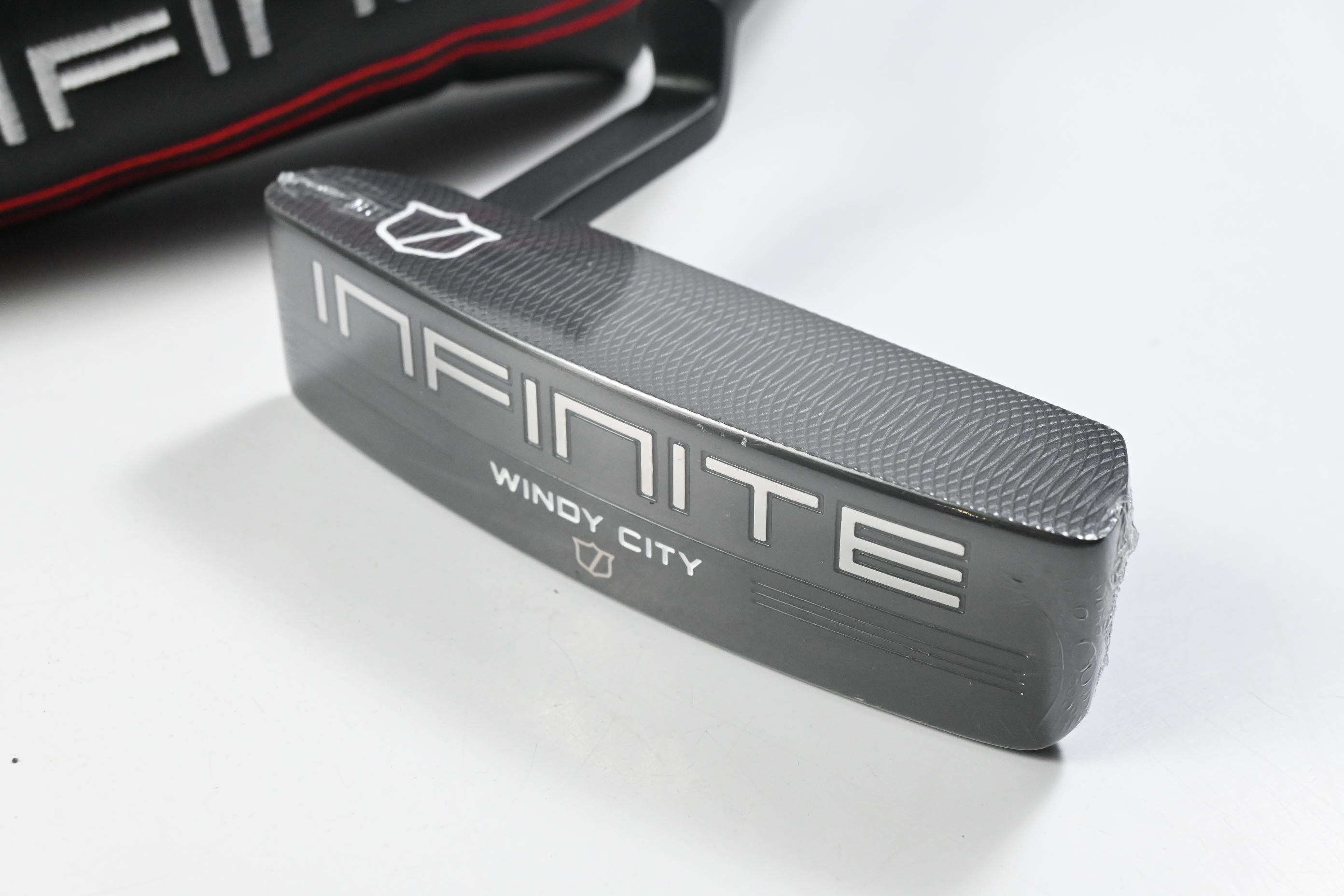 Left Hand Wilson Infinite Windy City 2024 Putter / 34 Inch