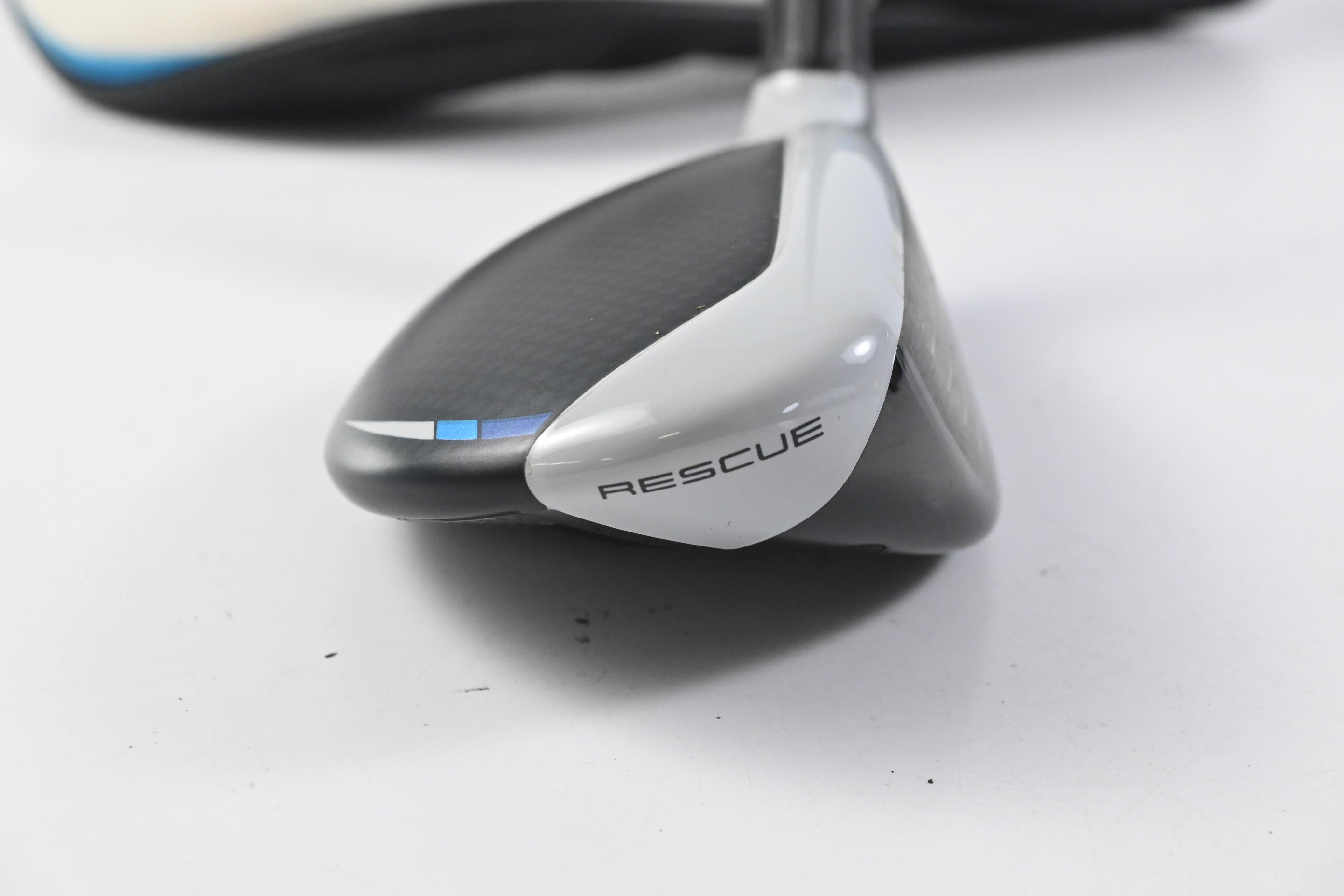 Taylormade SIM2 Max #4 Hybrid / 22 Degree / Regular Flex Fujikura Ventus Blue 6