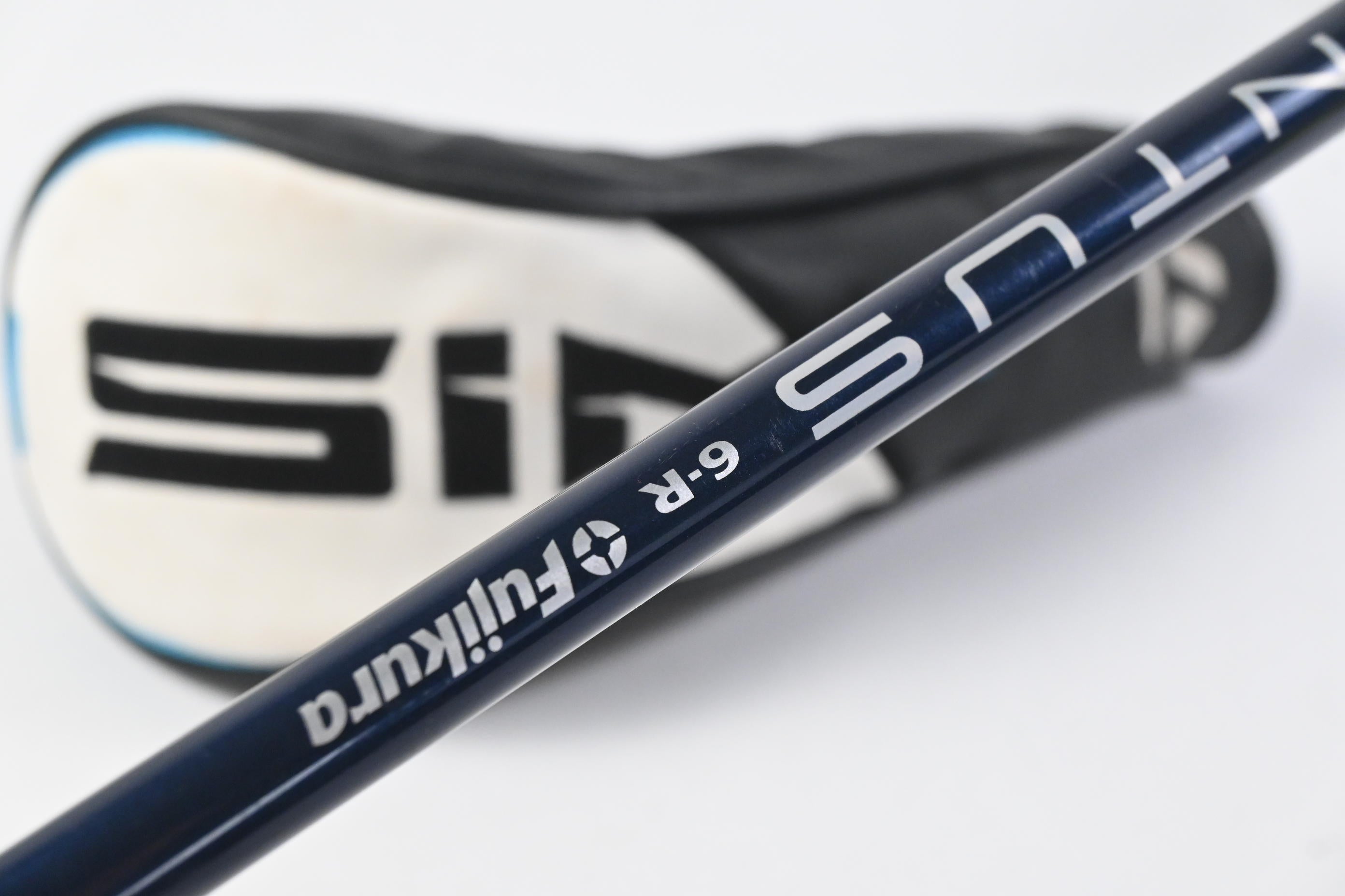 Taylormade SIM2 Max #4 Hybrid / 22 Degree / Regular Flex Fujikura Ventus Blue 6