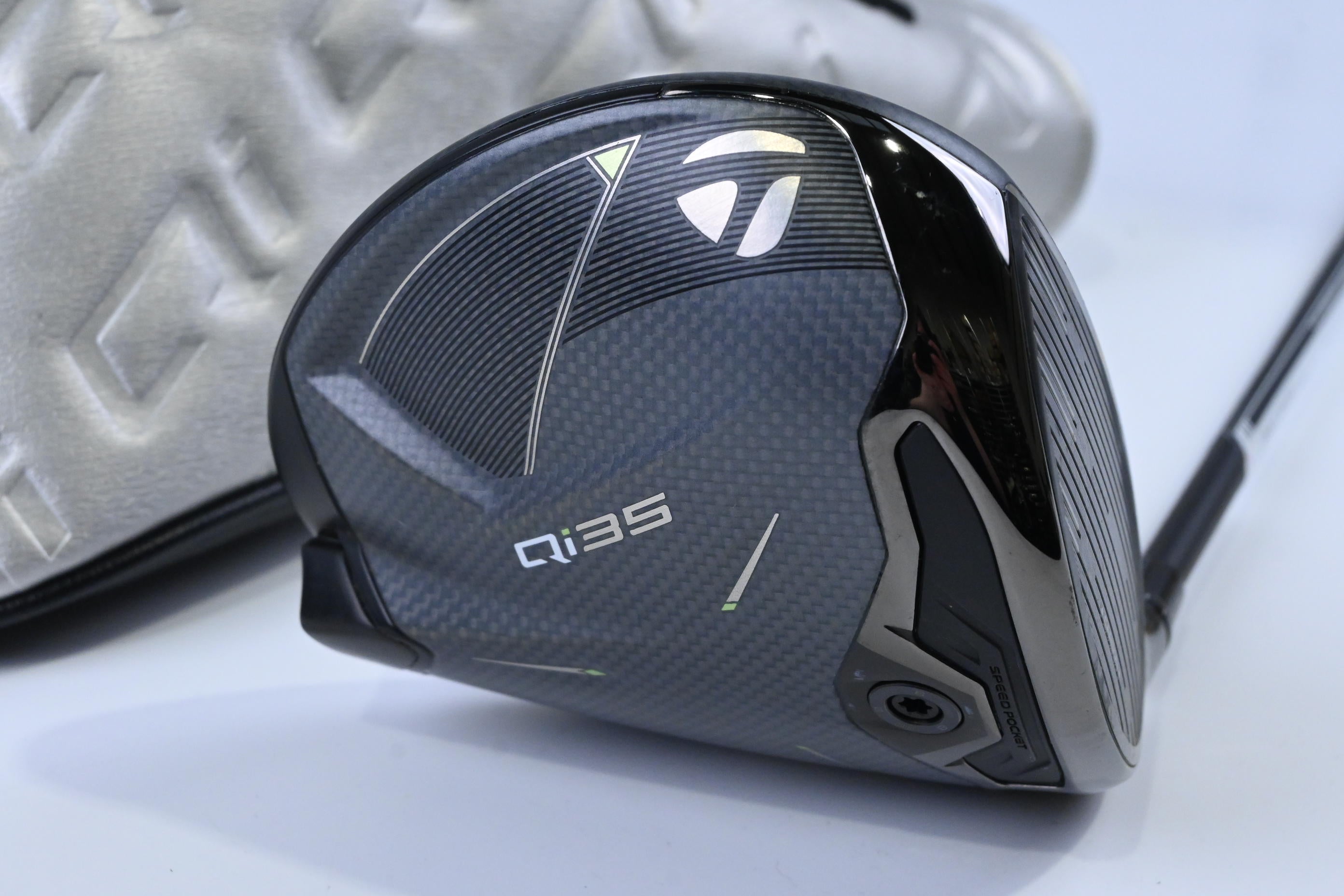 Taylormade Qi35 Driver / 9 Degree / Regular Flex Fujikura Ventus Blue 5 Shaft
