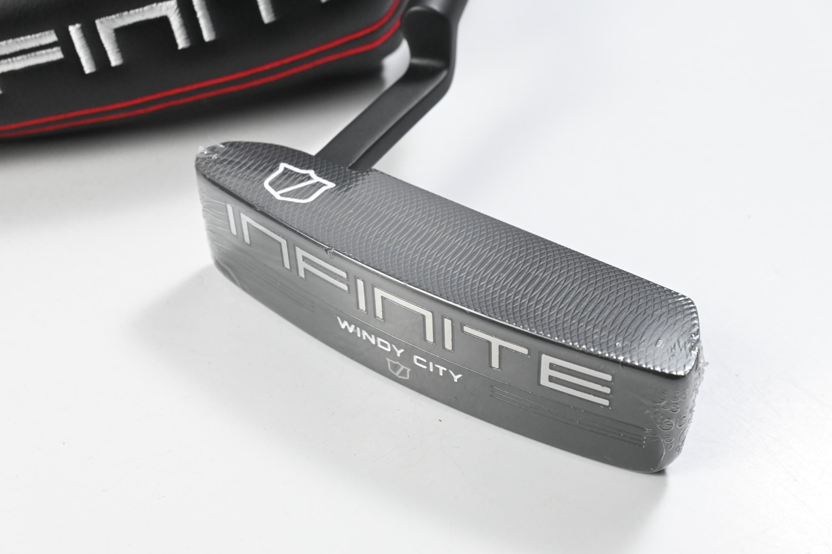 Wilson Infinite Windy City 2024 Putter / 34 Inch