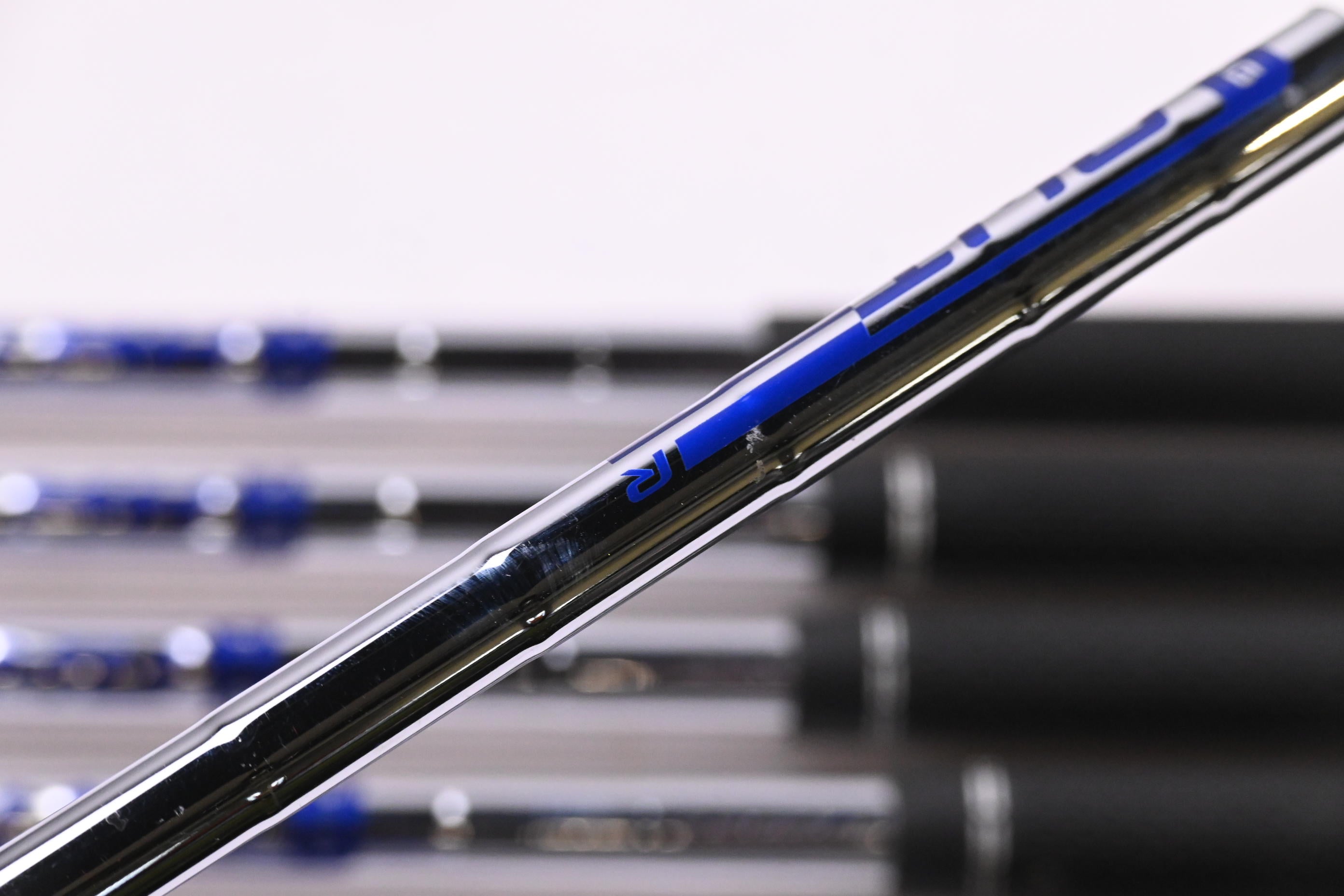 Ping G425 Irons / 5-PW+UW+SW / Blue Dot / Regular Flex Ping AWT 2.0 Shafts