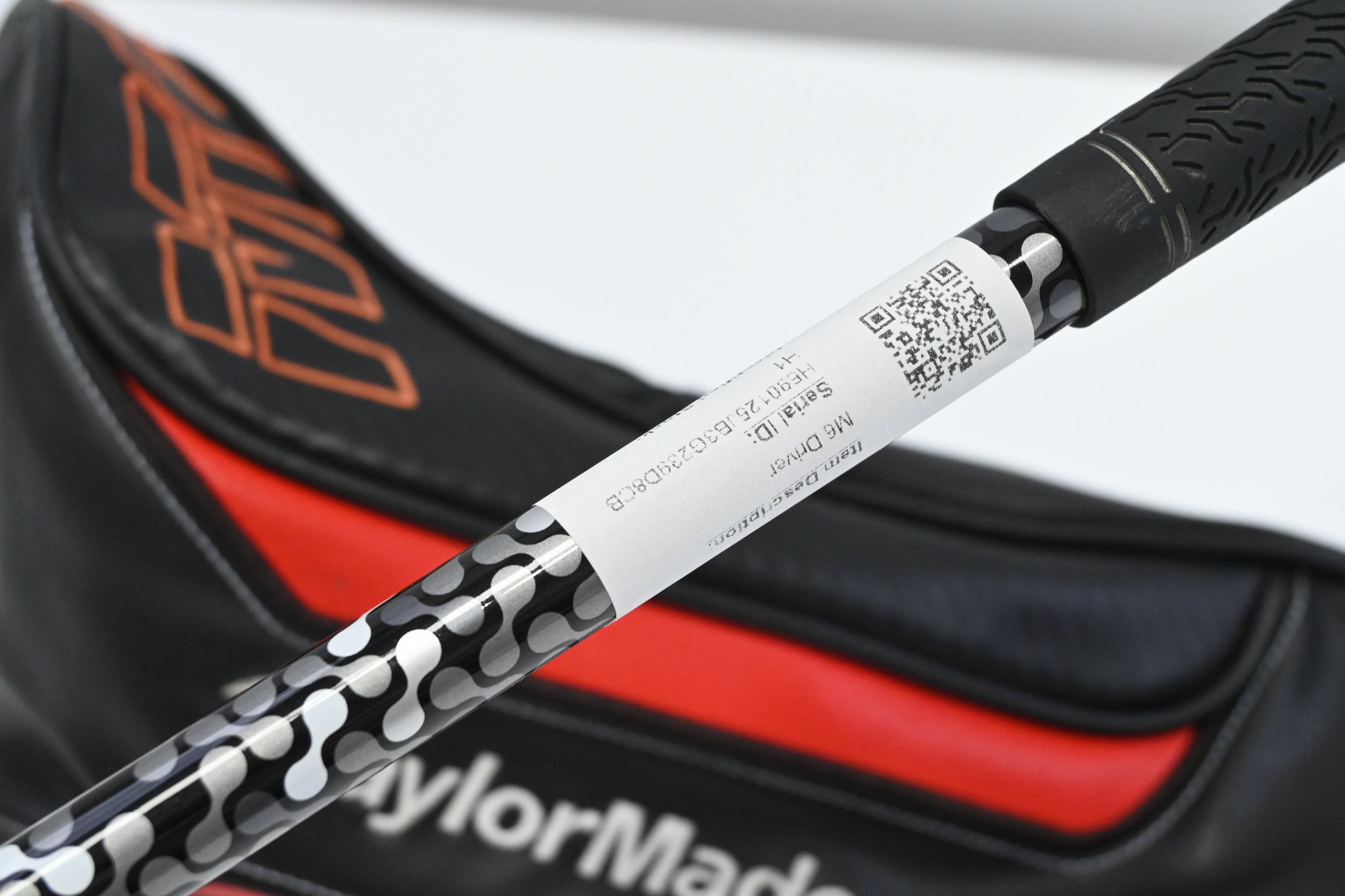 Taylormade M6 Driver / 10.5 Degree / Stiff Flex Fujikura Atmos Black 6 Shaft