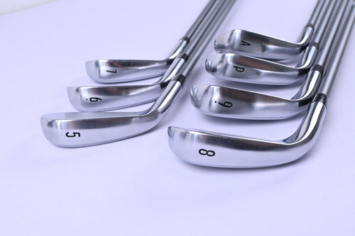 Callaway Quantum Max Irons / 5-PW+GW / Regular Flex Denali Frost Silver 60