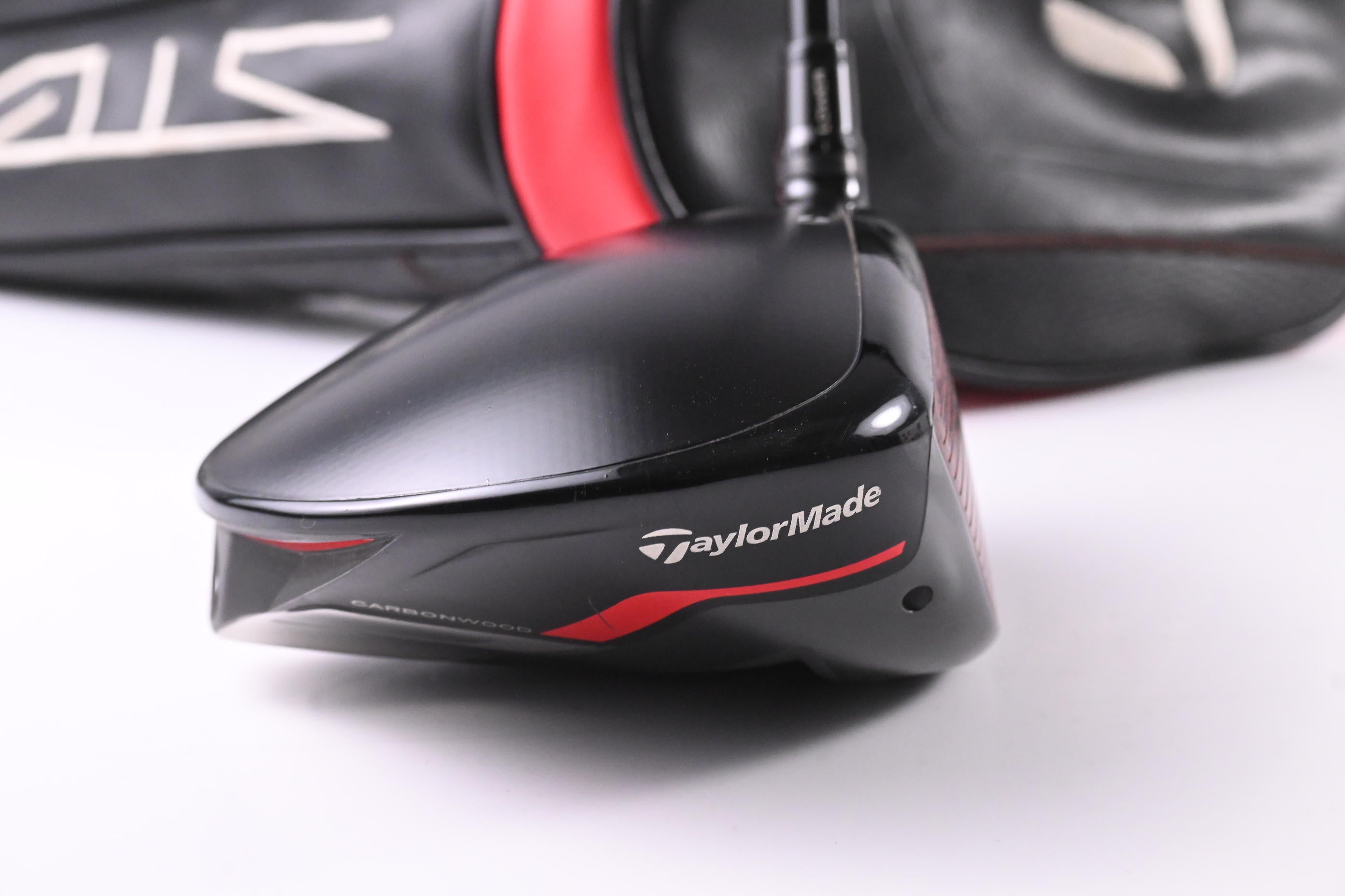 Taylormade Stealth Plus Driver / 10.5 Degree / Regular Flex HZRDUS Smoke RDX Red 60