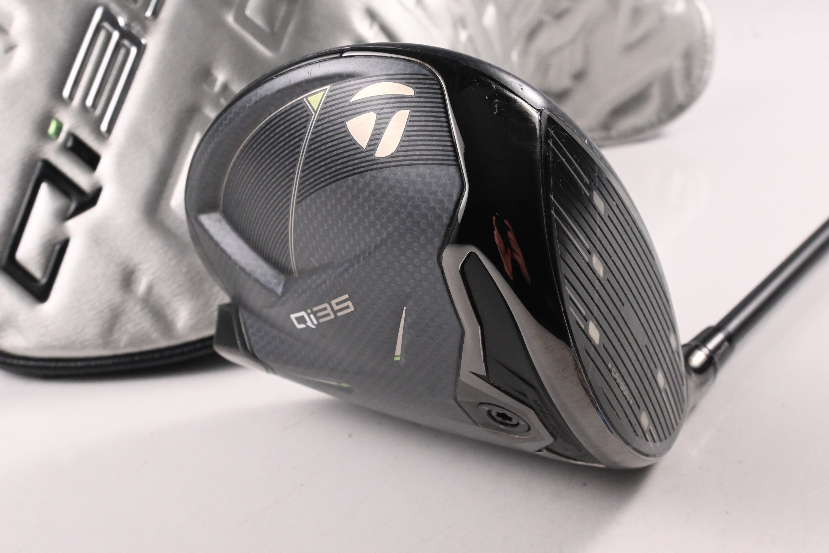 Taylormade Qi35 Driver / 10.5 Degree / Regular Flex Ventus Blue 5 Shaft