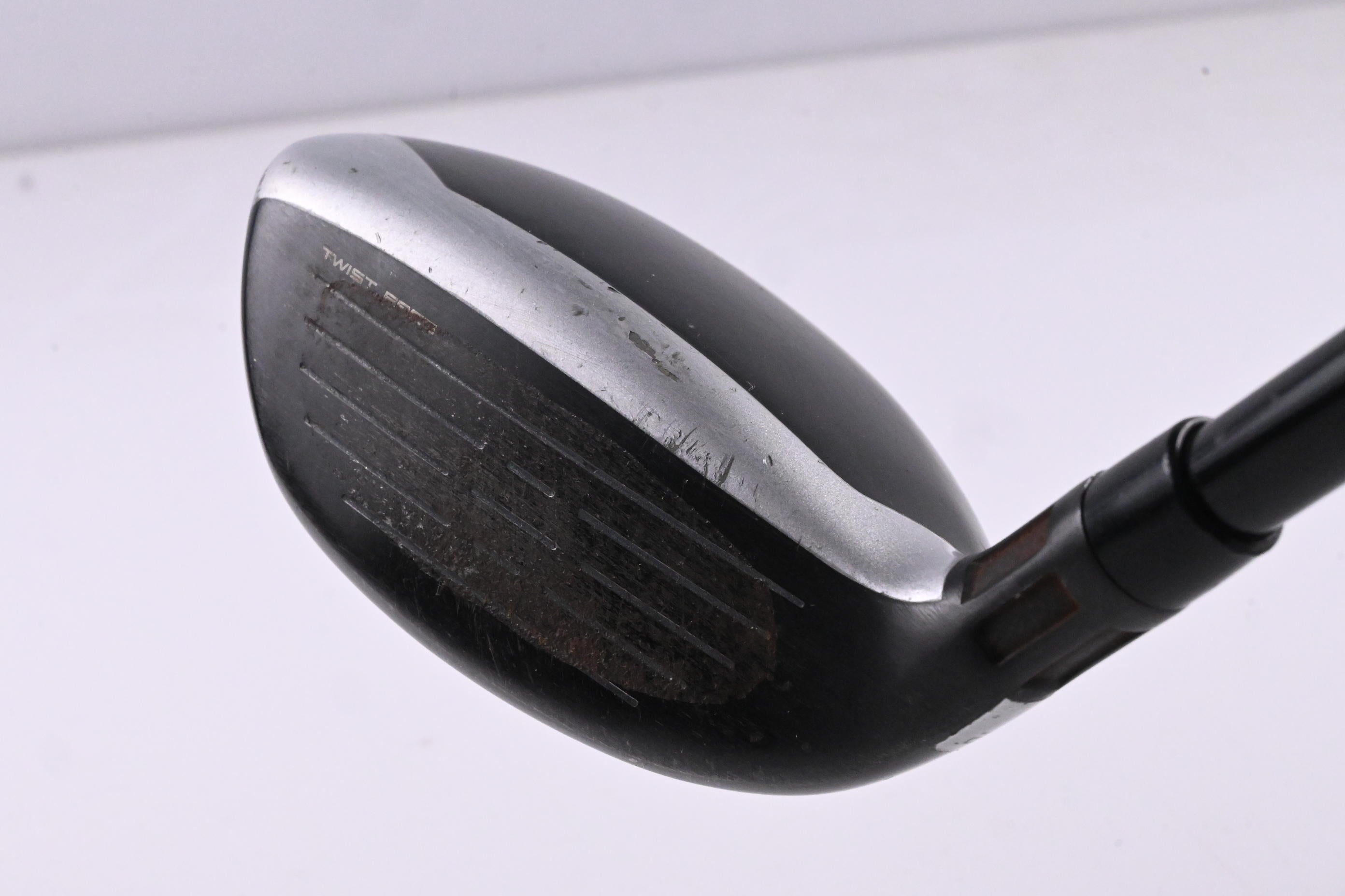 Taylormade M6 #4 Hybrid / 22 Degree / Regular Flex Fujikura Atmos Orange 6 Shaft