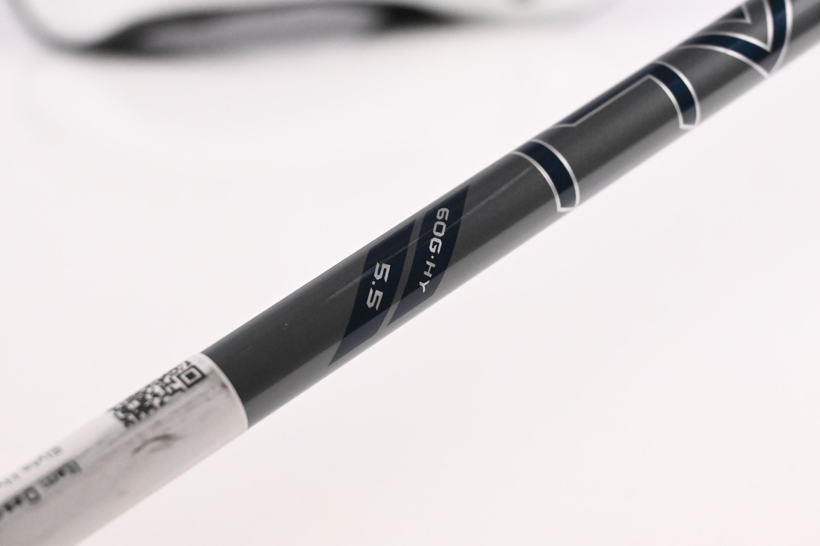 Callaway Elyte #4 Hybrid / 22 Degree / Regular Flex Denali Charcoal 60 Shaft