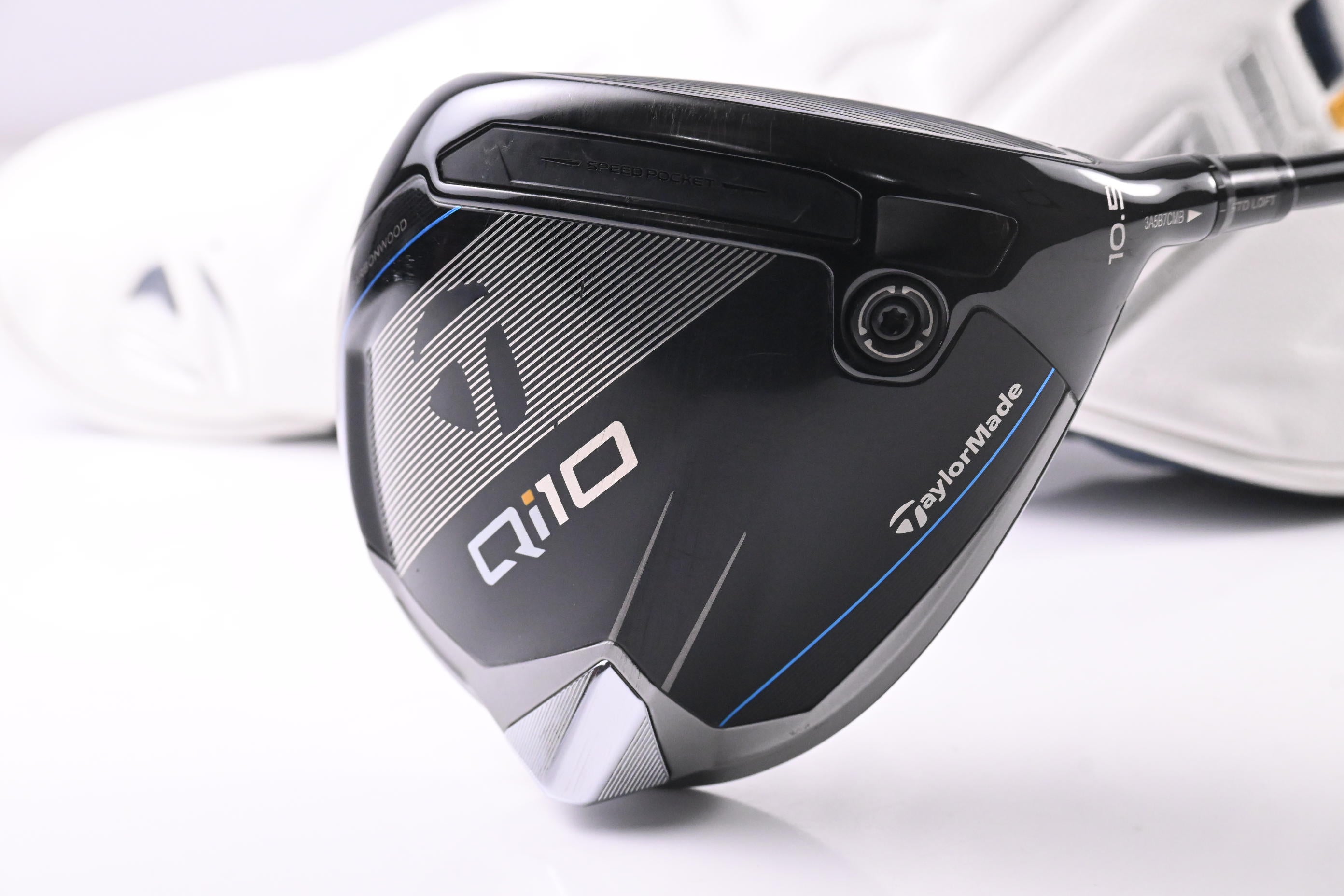 Taylormade Qi10 Driver / 10.5 Degree / Regular Flex Fujikura Ventus TR Blue 5