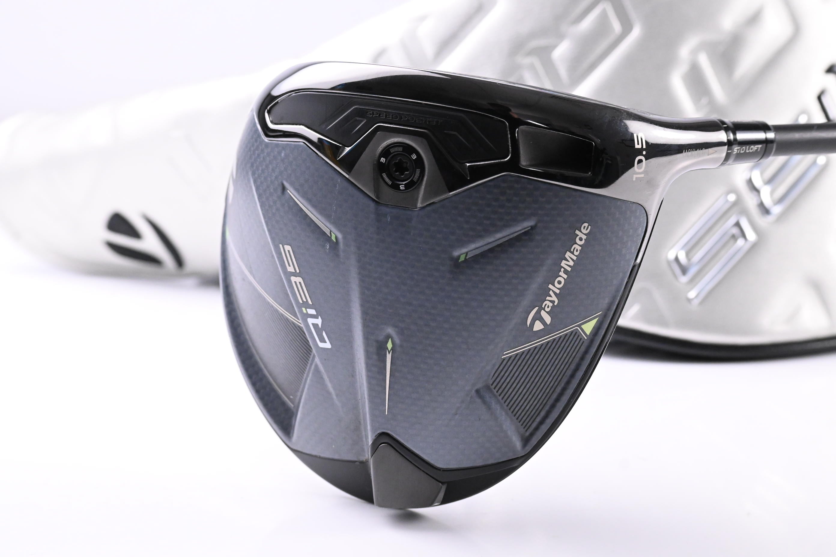 Taylormade Qi35 Driver / 10.5 Degree / Regular Flex Project X Cypher 2.0 50