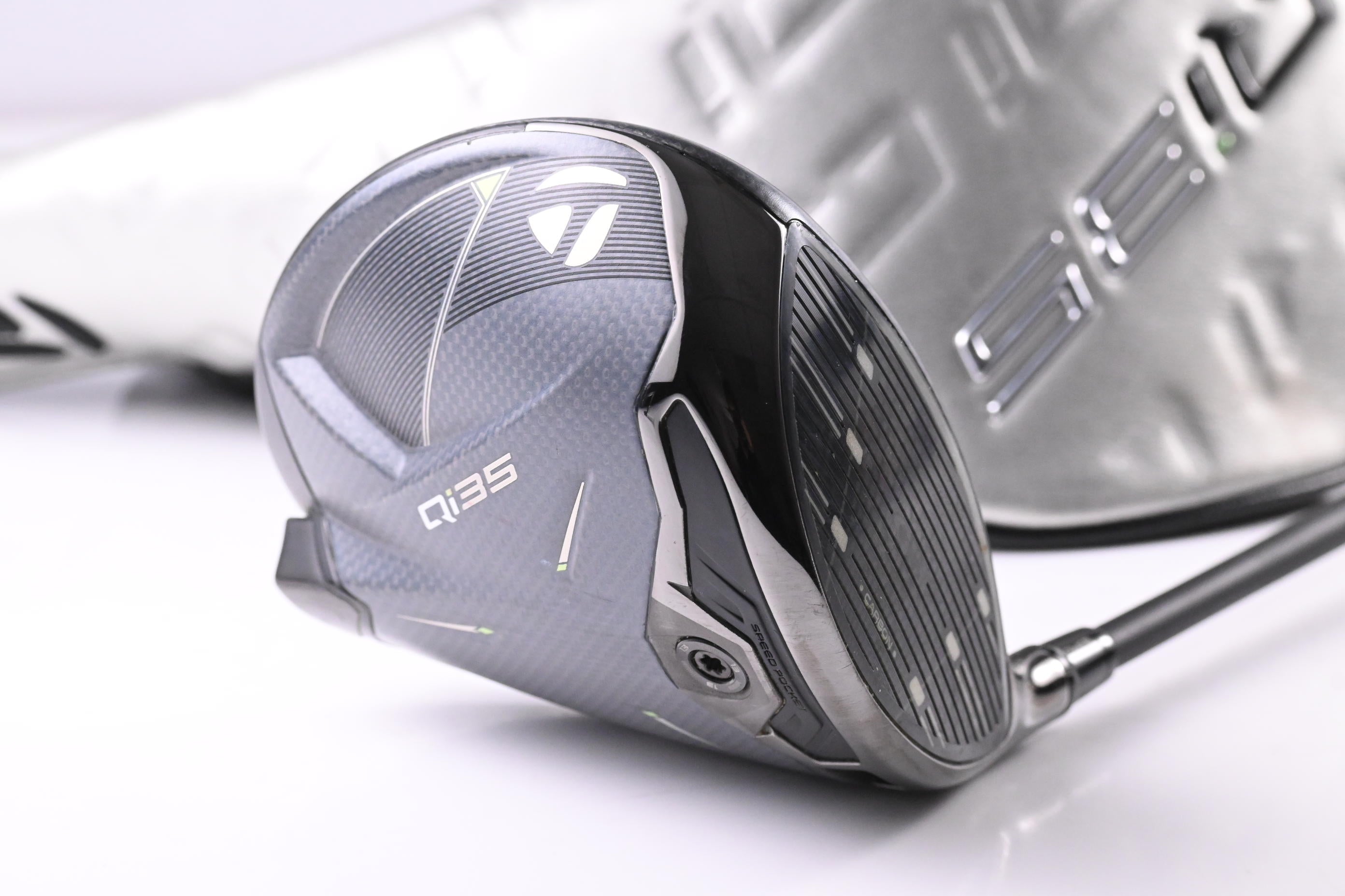 Taylormade Qi35 Driver / 10.5 Degree / Regular Flex Vanuish 4 Shaft