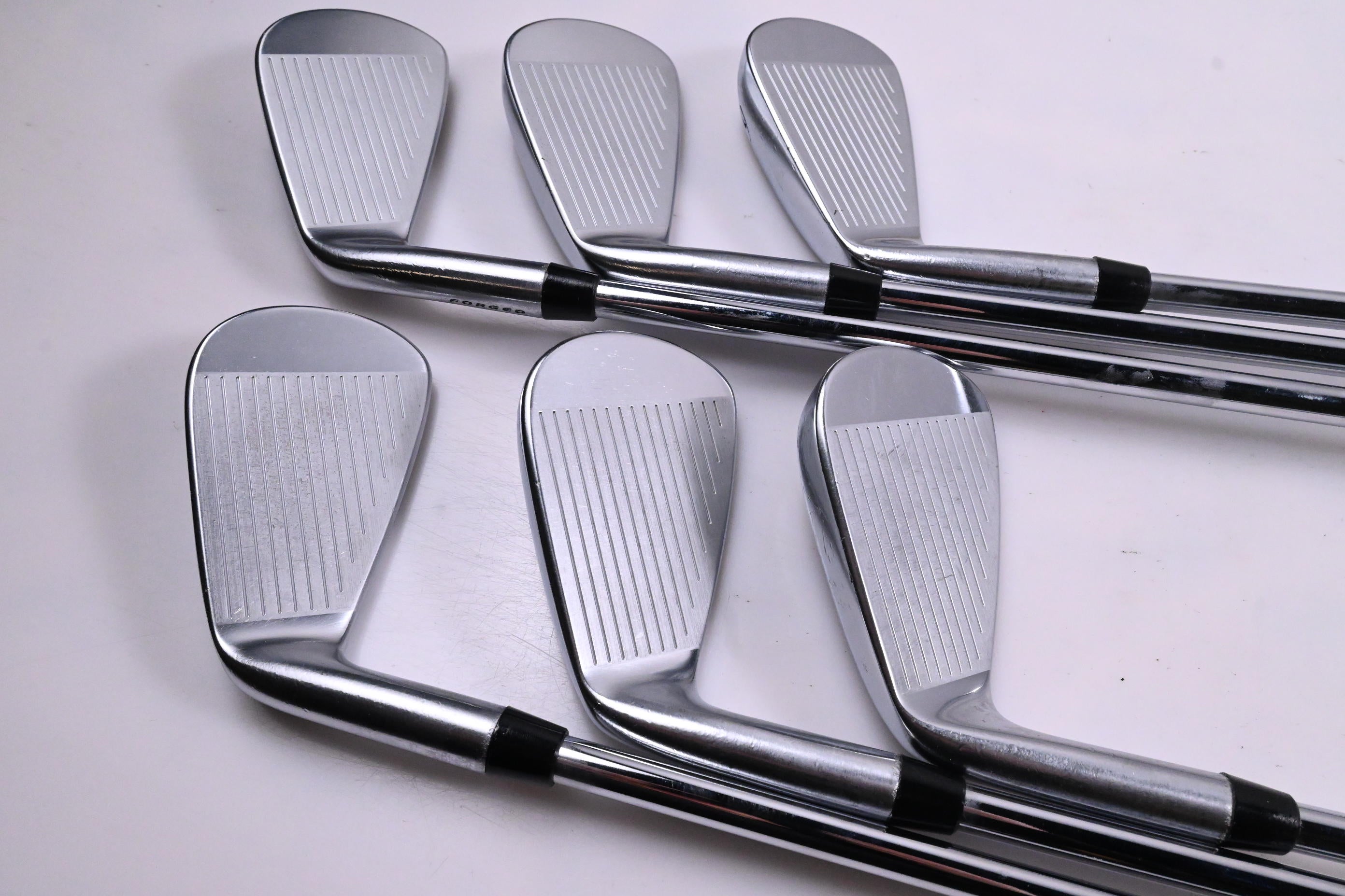 Srixon Z-585 Irons / 4-9i / Regular Flex Dynamic Gold 95 R300 Shafts