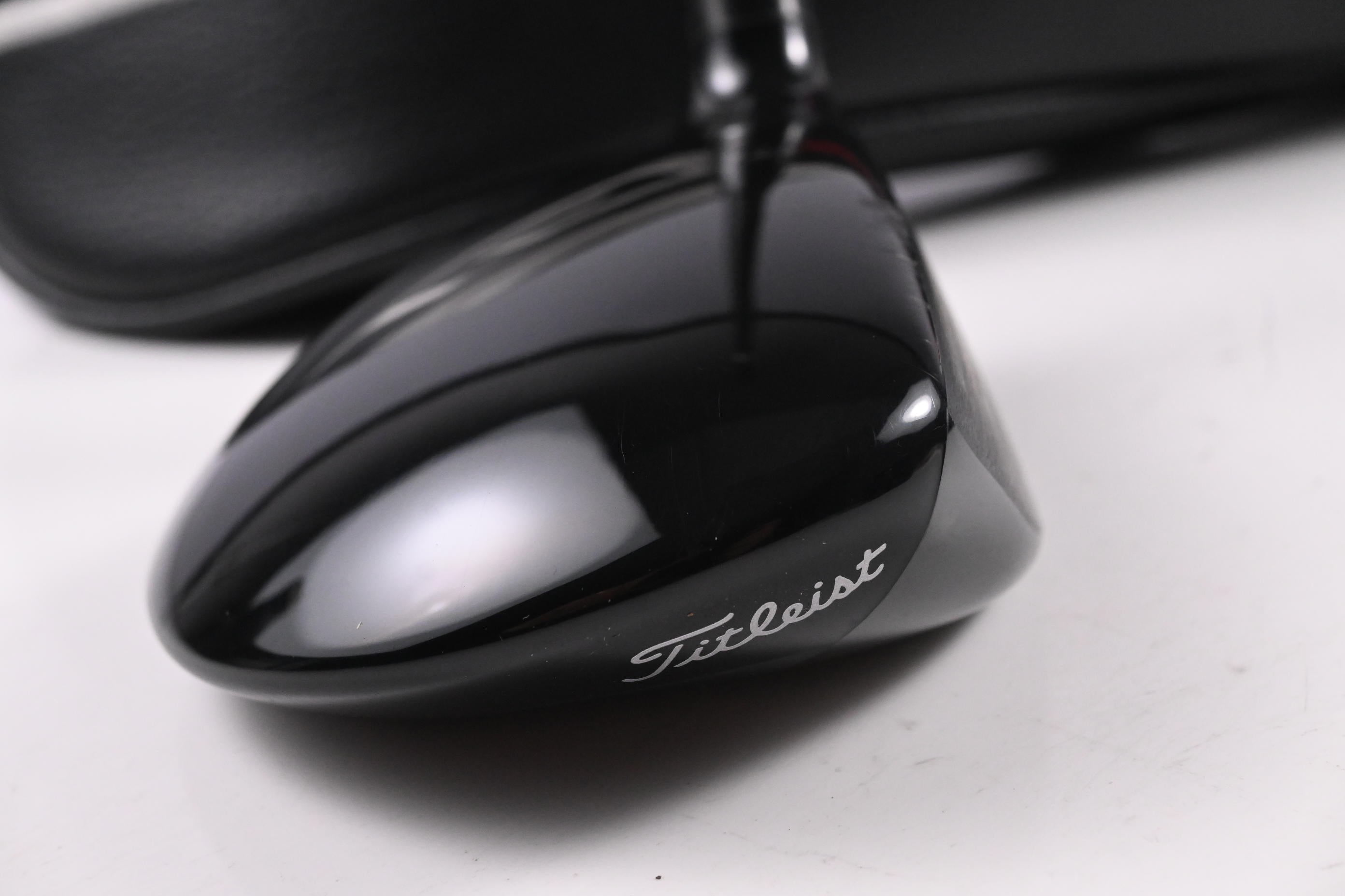 Titleist GT2 #5 Wood / 18 Degree / X-Flex HZRDUS GEN5 Black 80 Shaft