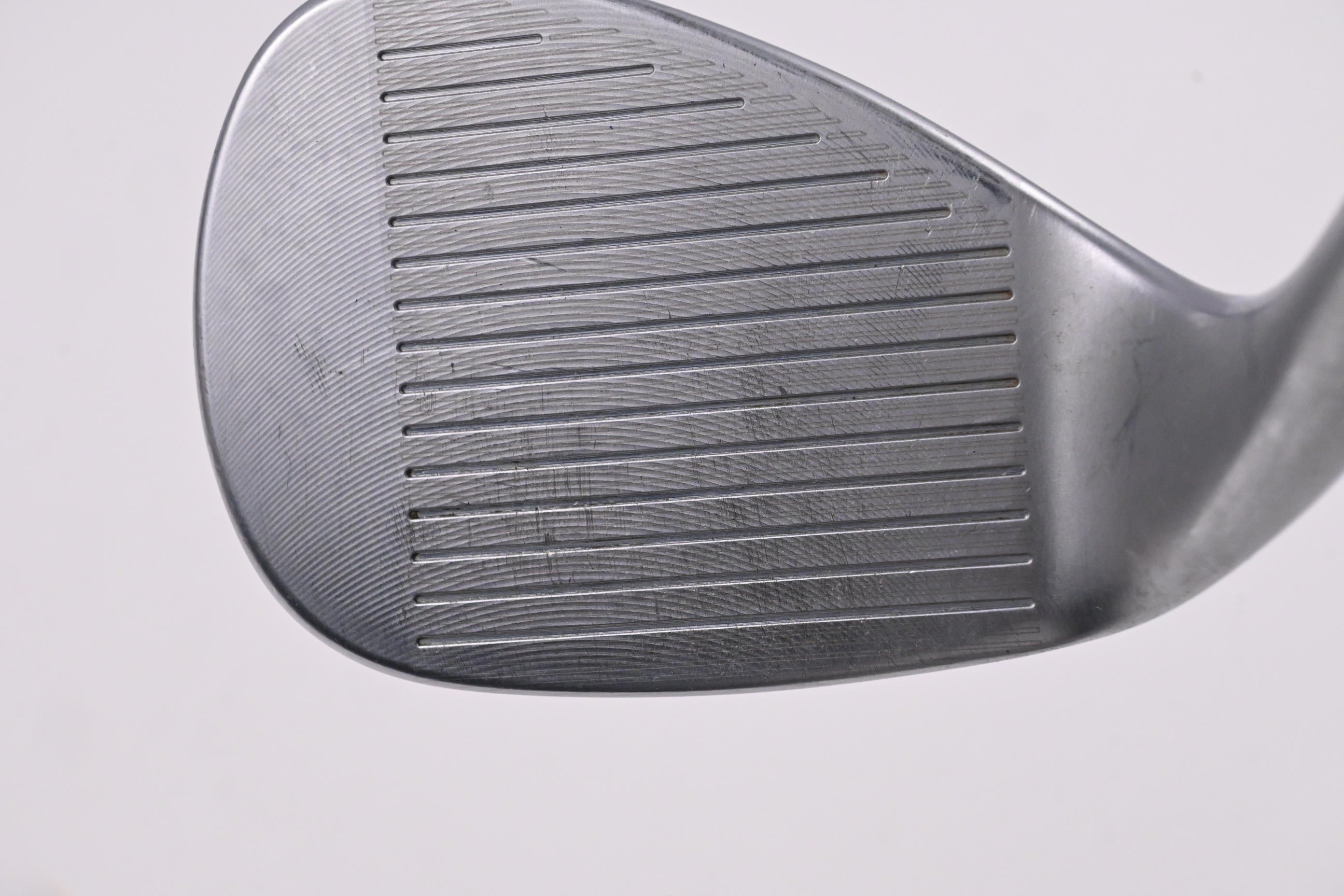 Cleveland 588 RTX 2.0 Sand Wedge / 54 Degree / Wedge Flex Dynamic Gold Shaft