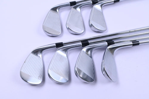 Left Hand Callaway Quantum Max Irons / 5-PW+SW / Stiff Flex KBS Max 90 Shafts